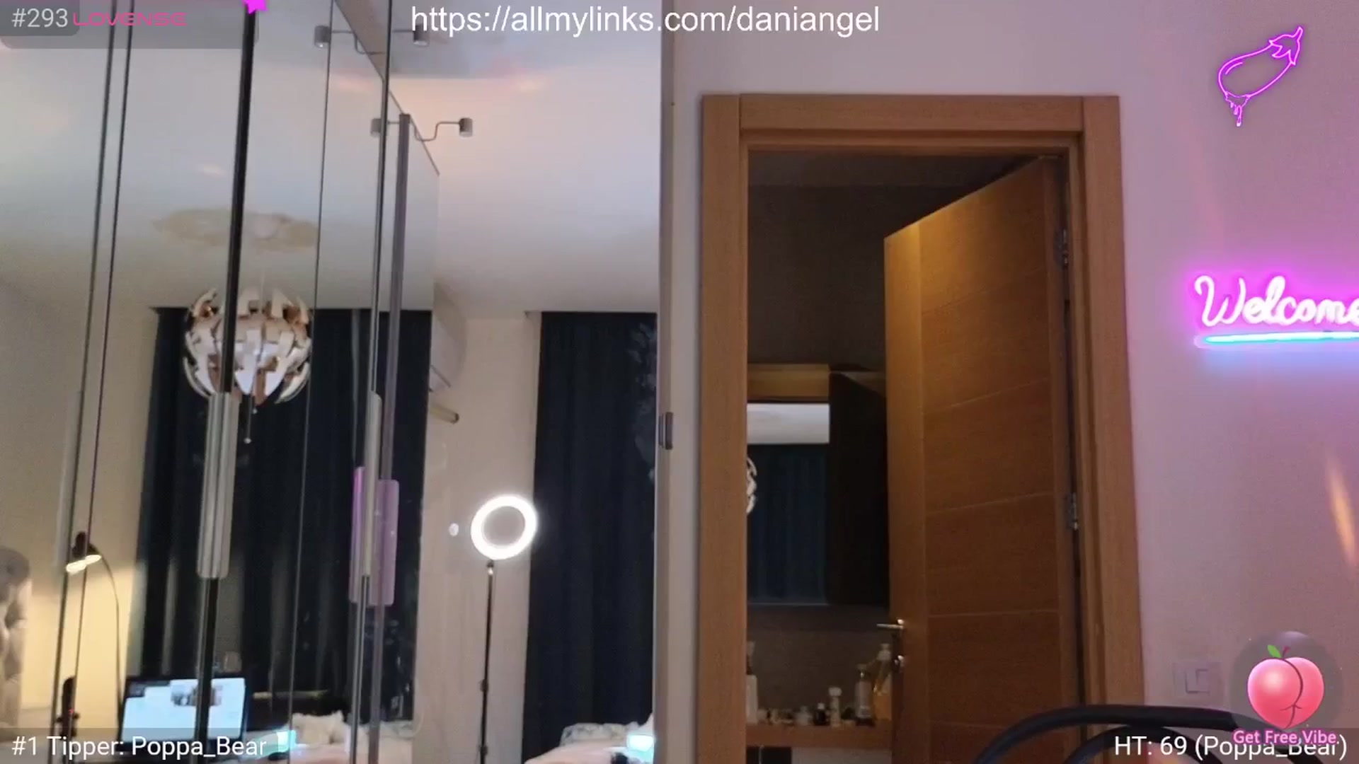 Gallery image thumbnail from Dani_Angel's myfreecams stream on, 09/24/2024, 22:09 image 1 of 20