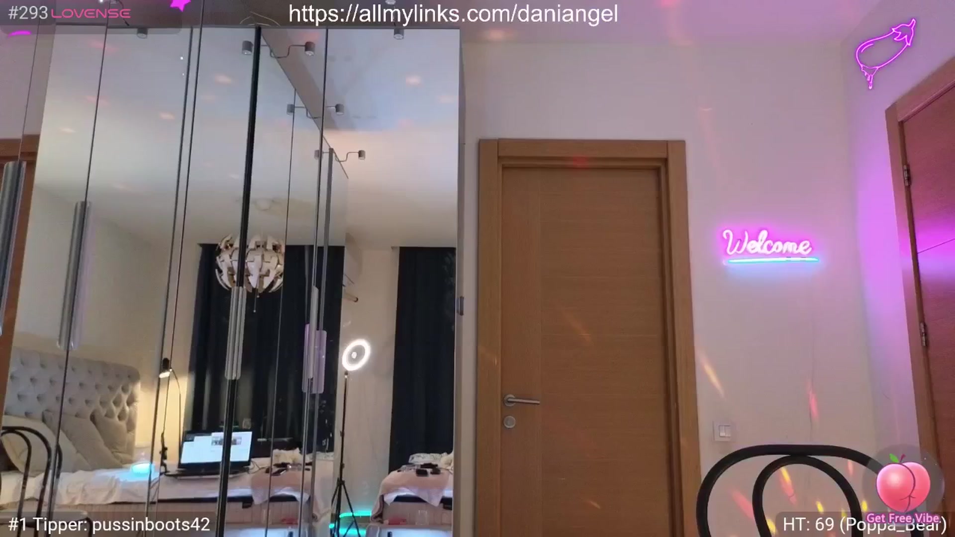 Gallery image thumbnail from Dani_Angel's myfreecams stream on, 09/24/2024, 22:09 image 18 of 20