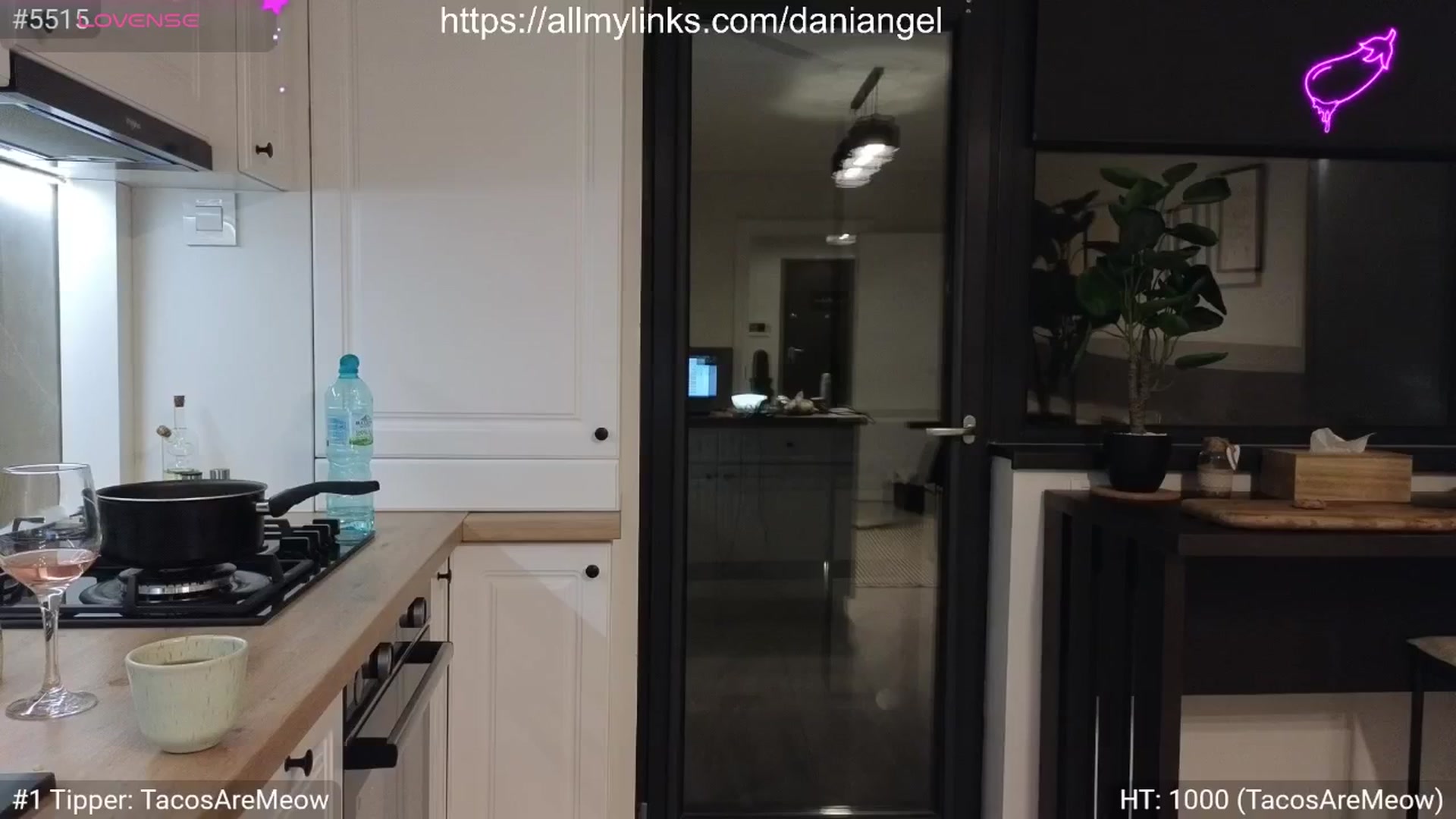 Gallery image thumbnail from Dani_Angel's myfreecams stream on, 10/18/2024, 17:57 image 8 of 20