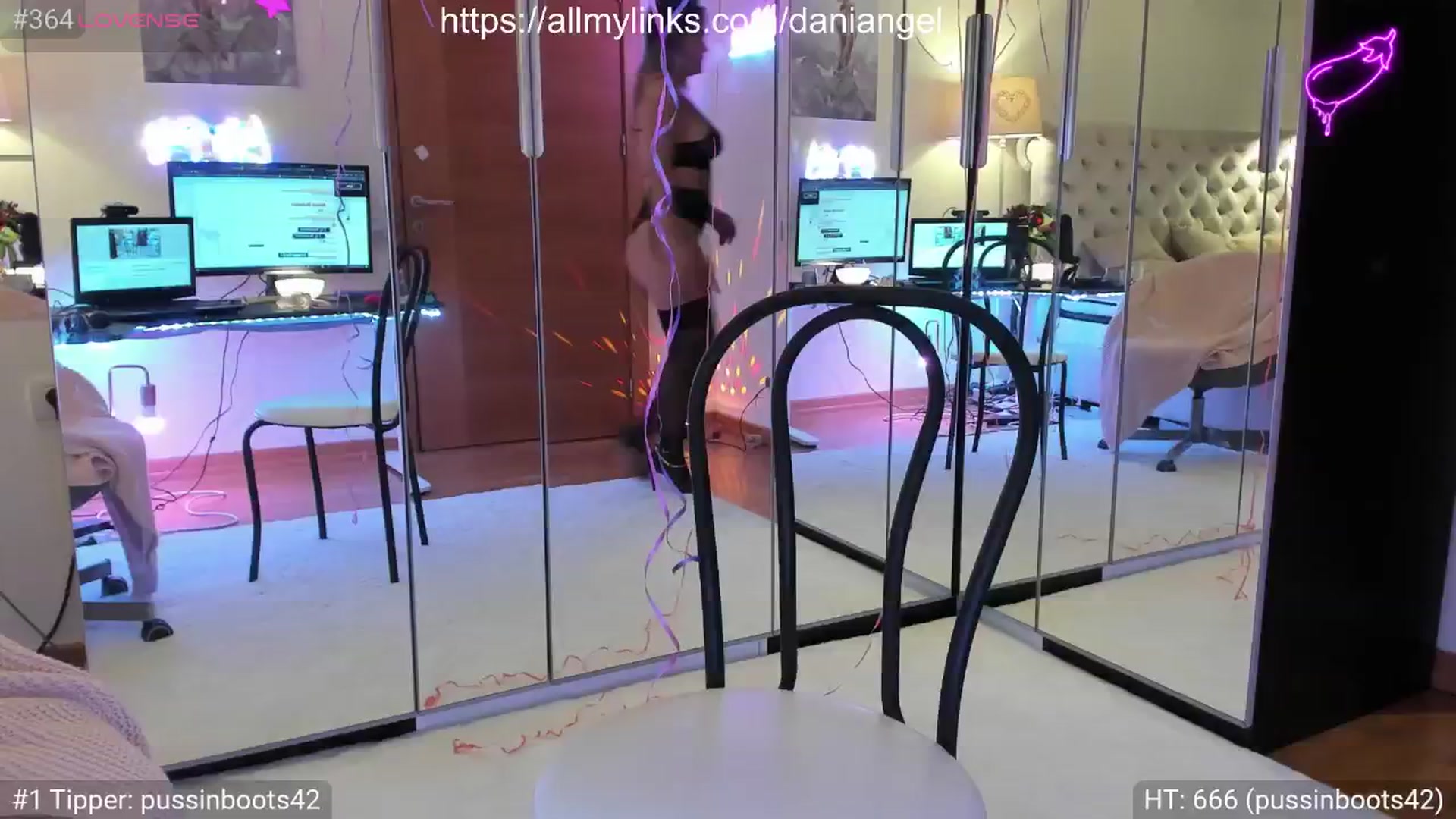 Gallery image thumbnail from Dani_Angel's myfreecams stream on, 10/19/2024, 19:31 image 6 of 20