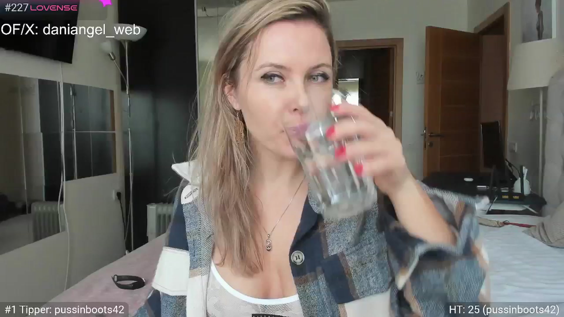 Gallery image thumbnail from Dani_Angel's myfreecams stream on, 01/26/2025, 08:47 image 10 of 20