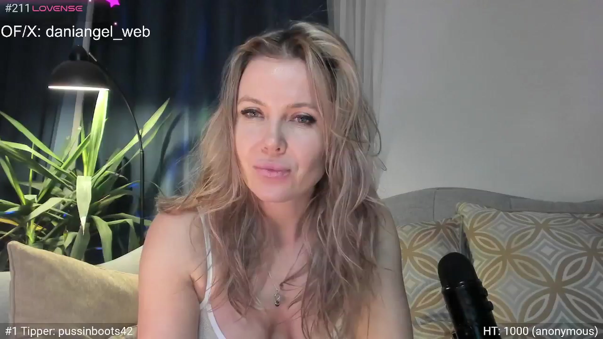 Gallery image thumbnail from Dani_Angel's myfreecams stream on, 01/27/2025, 24:09 image 2 of 20
