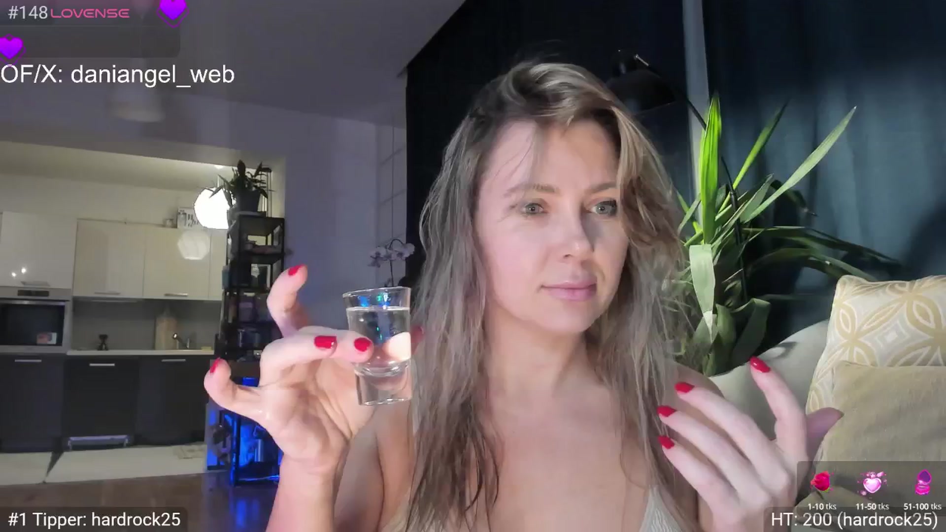 Gallery image thumbnail from Dani_Angel's myfreecams stream on, 03/03/2025, 23:06 image 11 of 20