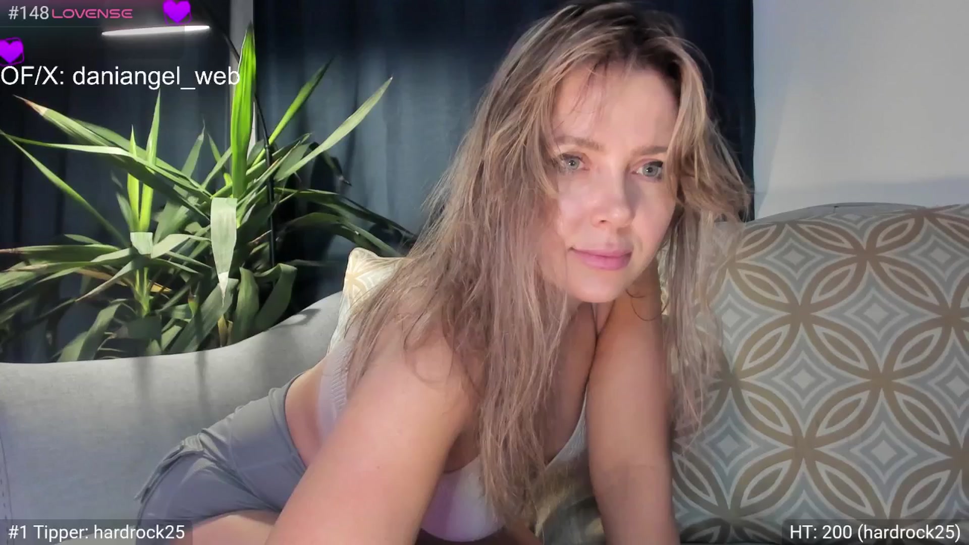 Gallery image thumbnail from Dani_Angel's myfreecams stream on, 03/03/2025, 23:06 image 20 of 20