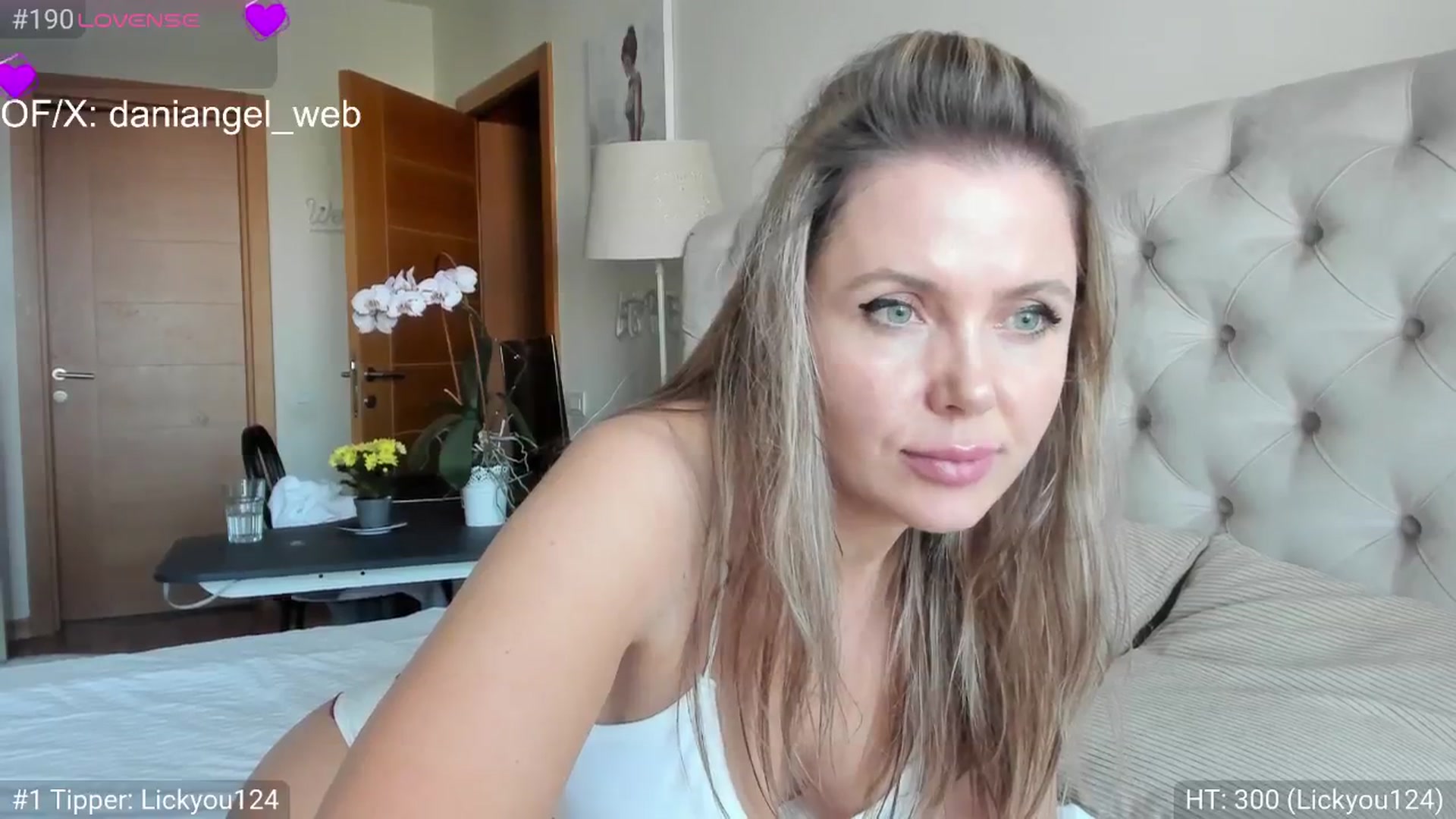 Gallery image thumbnail from Dani_Angel's myfreecams stream on, 03/05/2025, 15:16 image 13 of 20