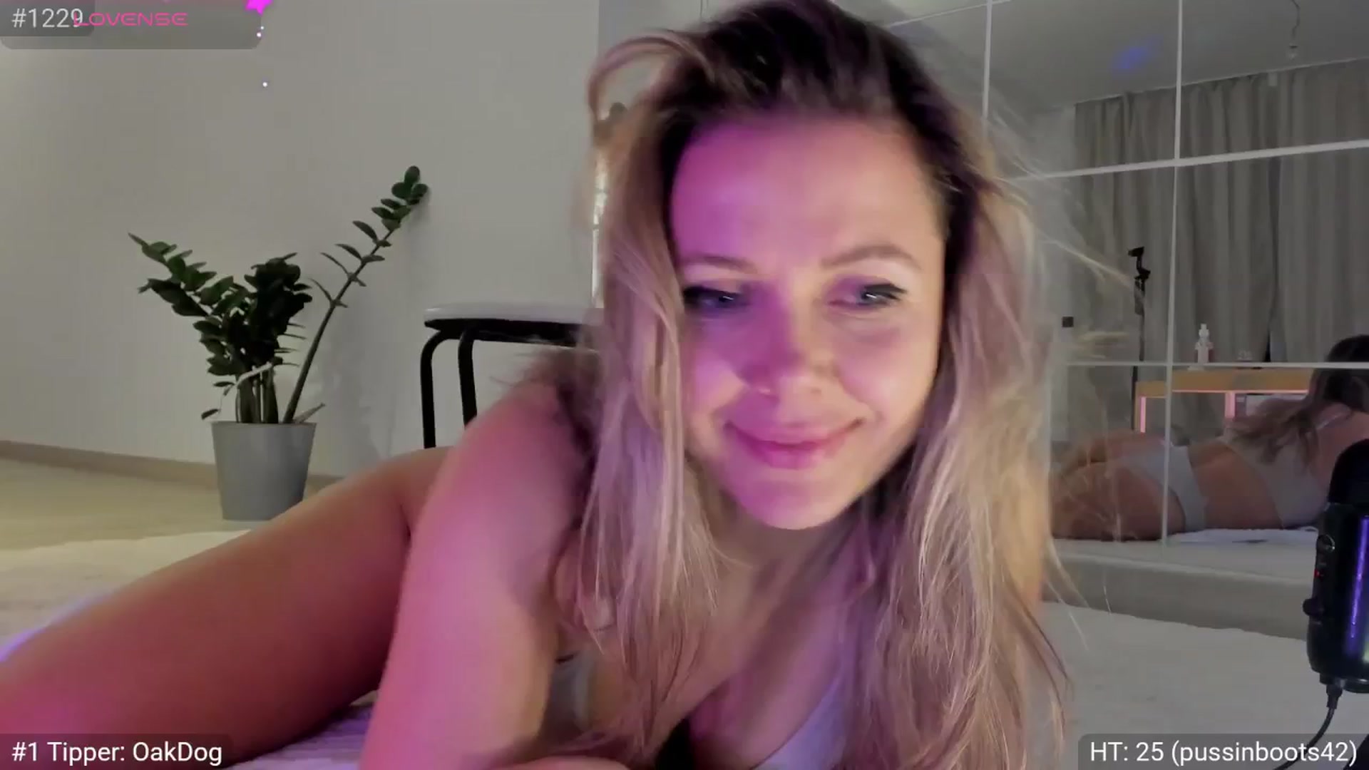 Gallery image thumbnail from Dani_Angel's myfreecams stream on, 05/12/2025, 23:23 image 7 of 20