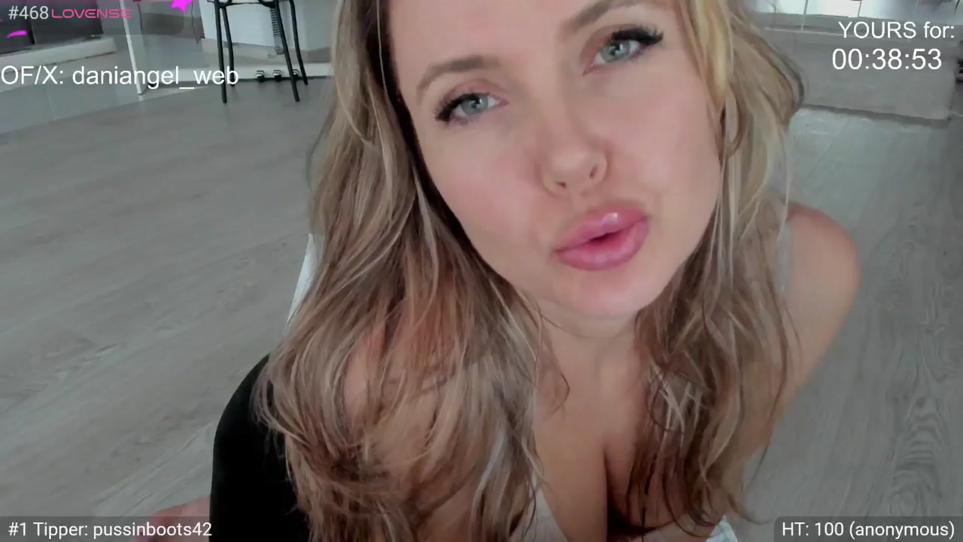 Gallery image thumbnail from Dani_Angel's myfreecams stream on, 05/25/2025, 14:25 image 2 of 20