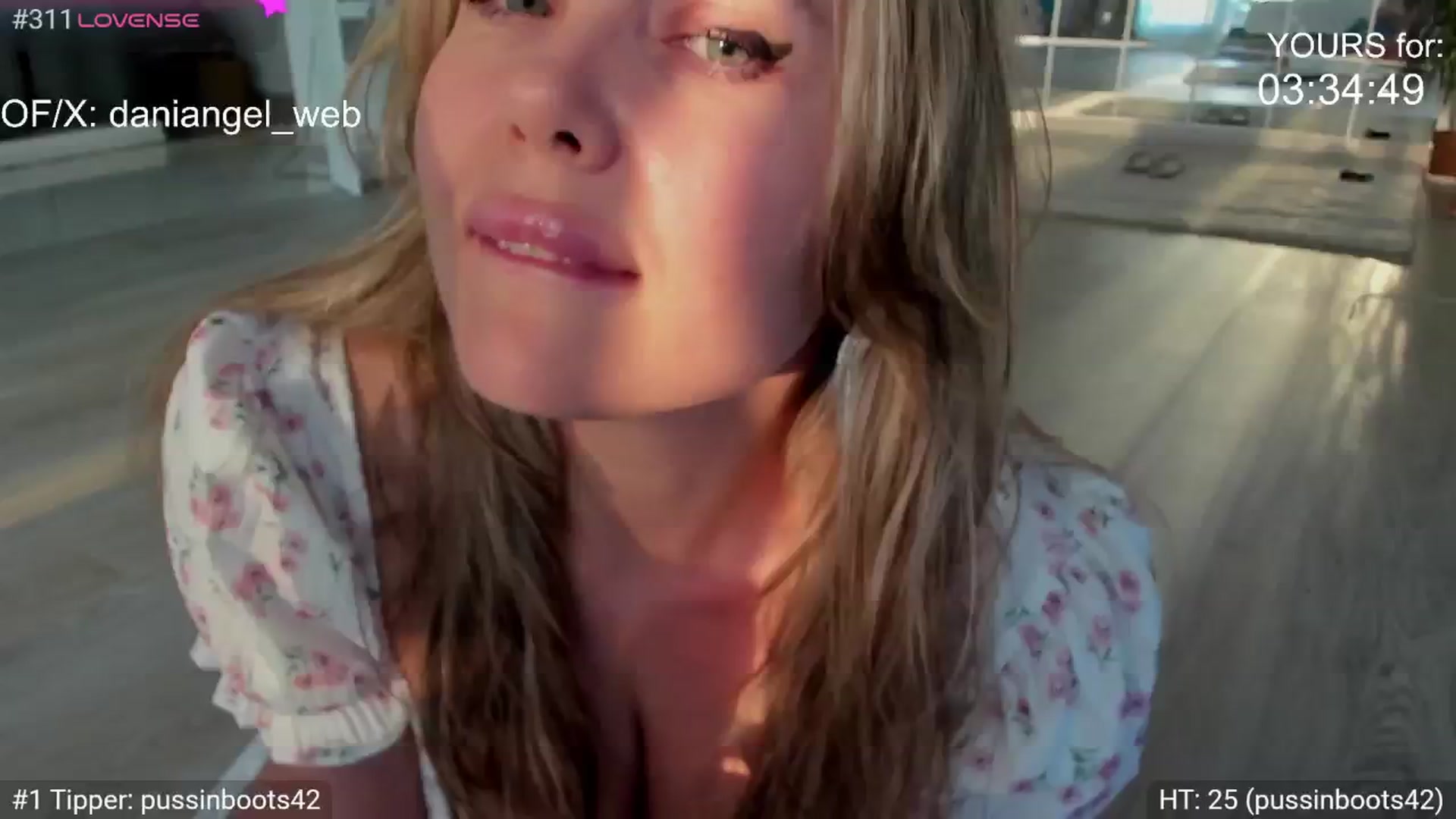 Gallery image thumbnail from Dani_Angel's myfreecams stream on, 06/12/2025, 17:45 image 4 of 20
