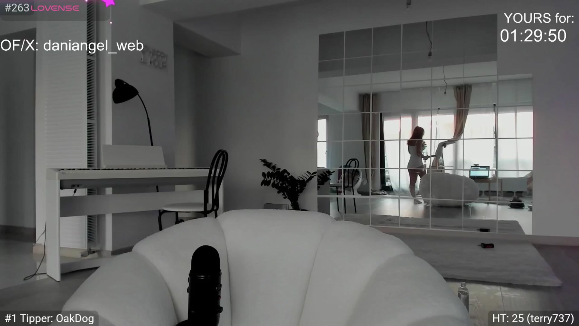 Gallery image thumbnail from Dani_Angel's myfreecams stream on, 06/18/2025, 18:44 image 10 of 20