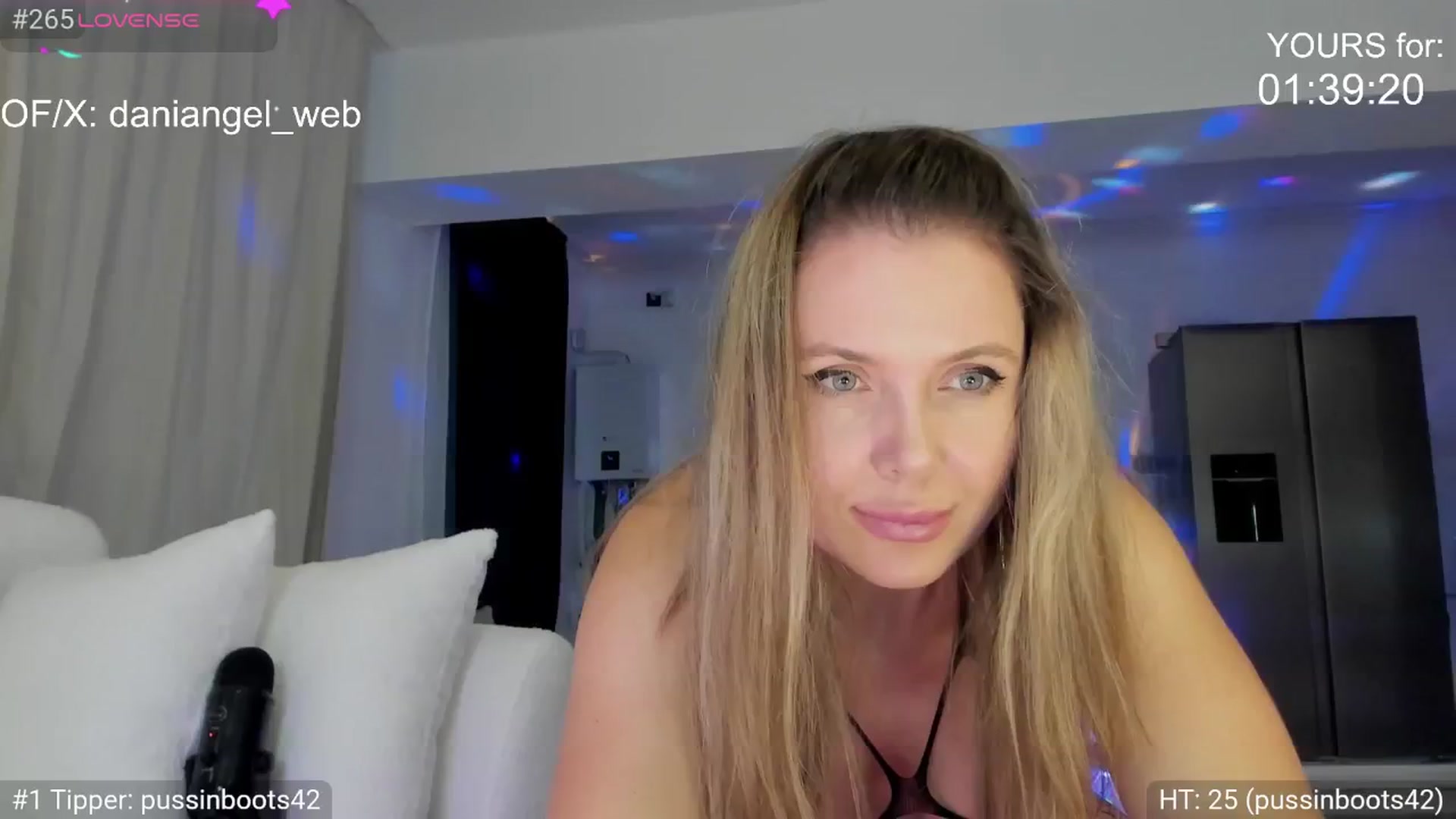 Gallery image thumbnail from Dani_Angel's myfreecams stream on, 06/20/2025, 17:55 image 19 of 20