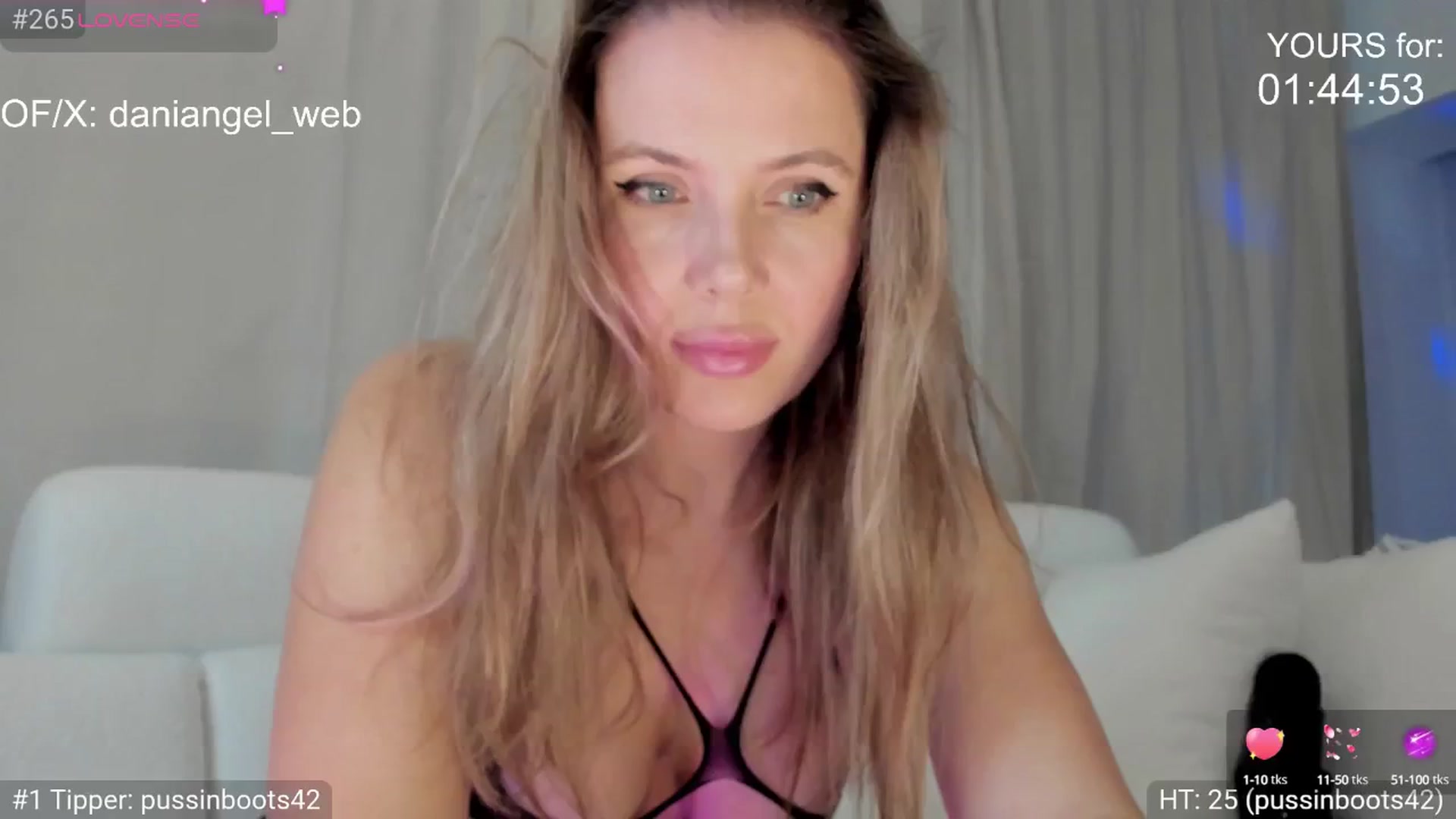 Gallery image thumbnail from Dani_Angel's myfreecams stream on, 06/20/2025, 17:55 image 10 of 20