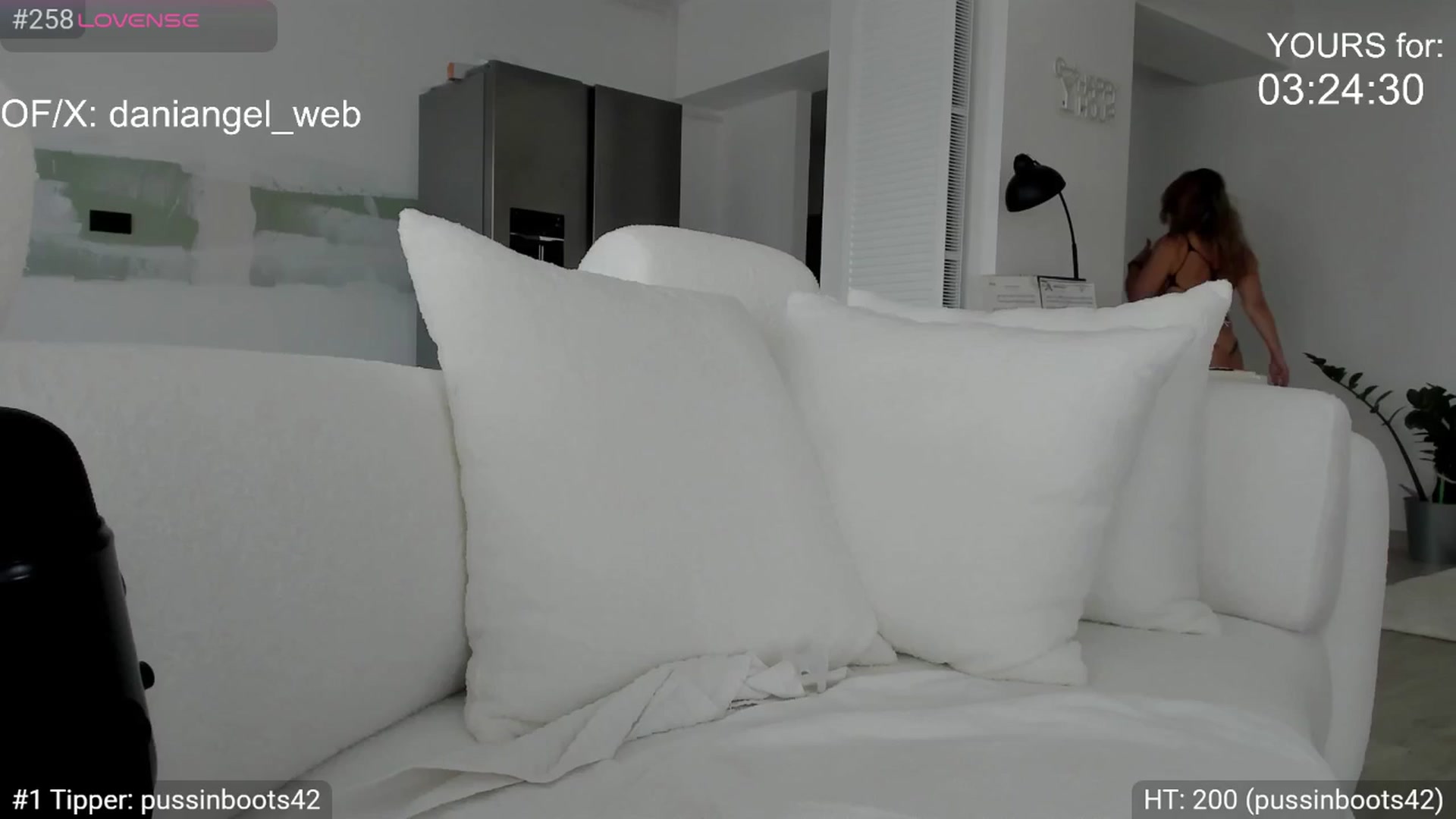 Gallery image thumbnail from Dani_Angel's myfreecams stream on, 06/21/2025, 13:08 image 14 of 20
