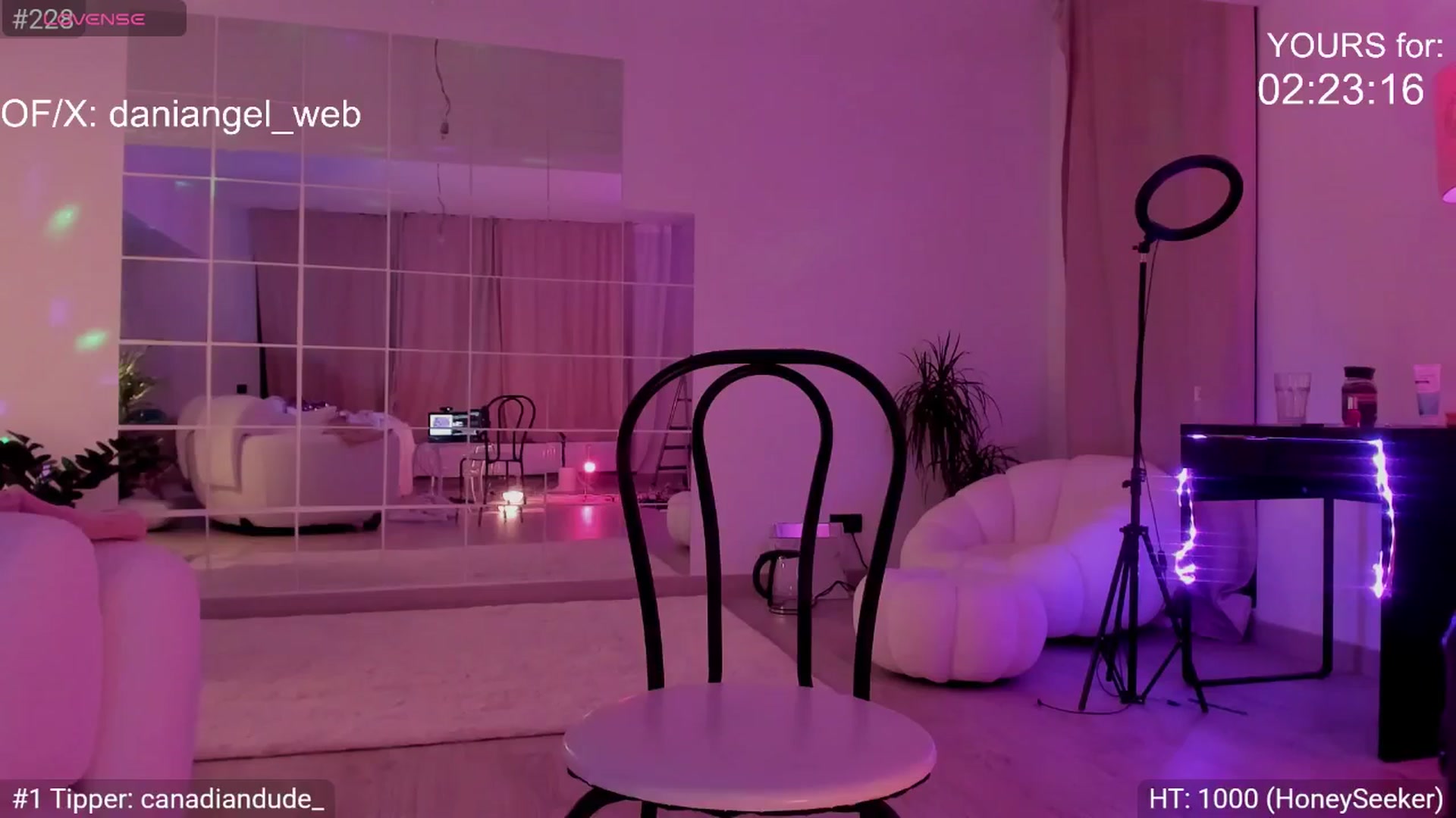 Gallery image thumbnail from Dani_Angel's myfreecams stream on, 07/06/2025, 22:08 image 7 of 20