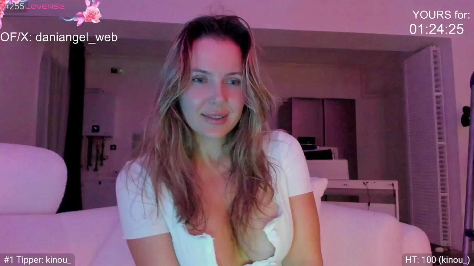 Gallery image thumbnail from Dani_Angel's myfreecams stream on, 07/10/2025, 19:22 image 1 of 20