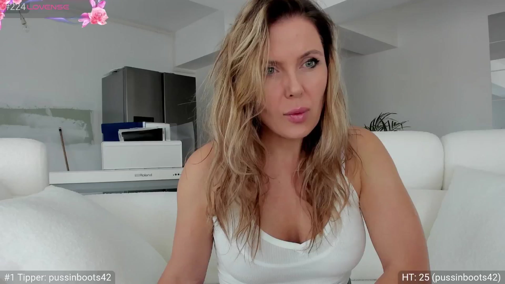 Gallery image thumbnail from Dani_Angel's myfreecams stream on, 07/13/2025, 14:40 image 1 of 20