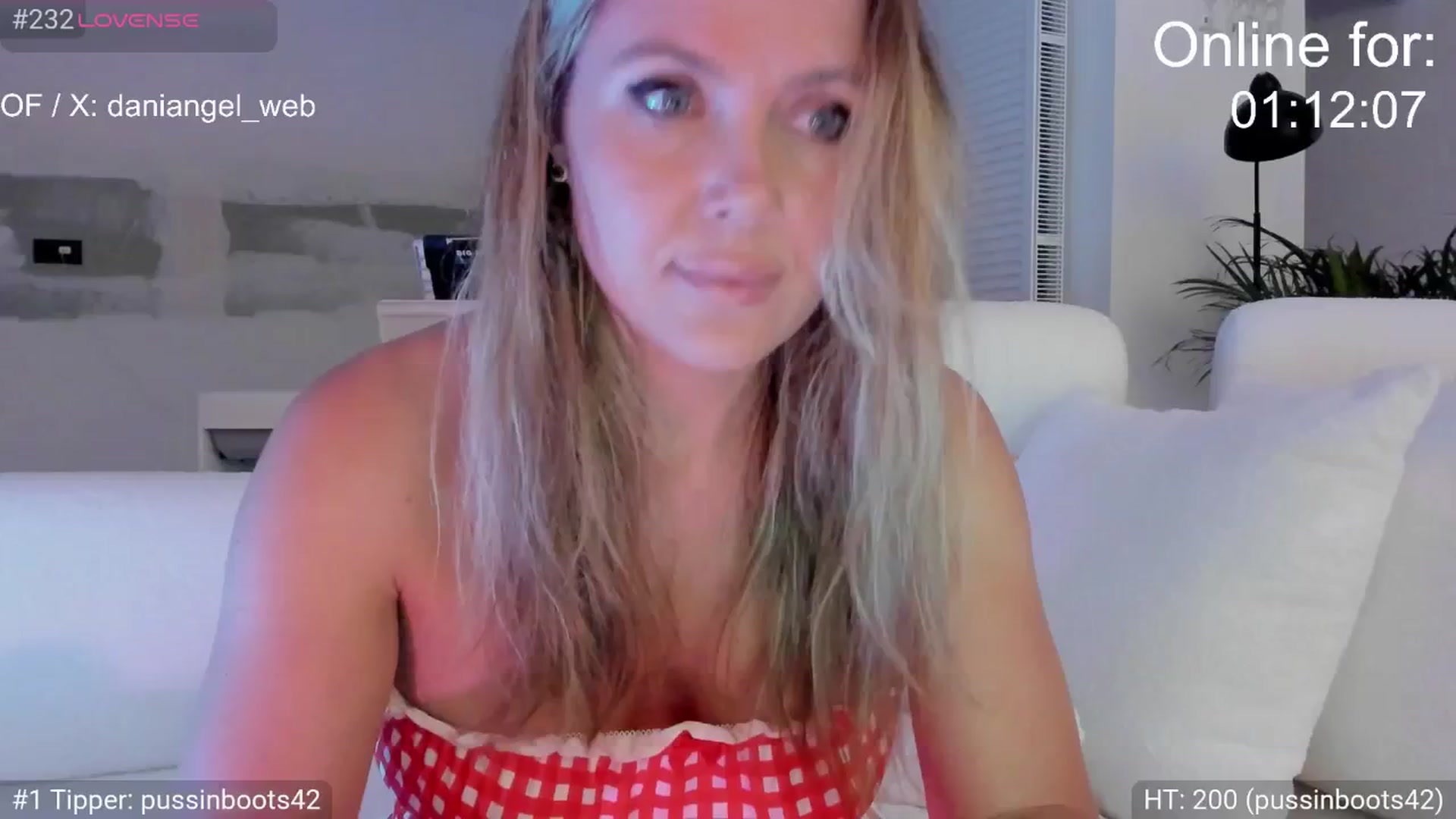 Gallery image thumbnail from Dani_Angel's myfreecams stream on, 07/25/2025, 21:28 image 1 of 20
