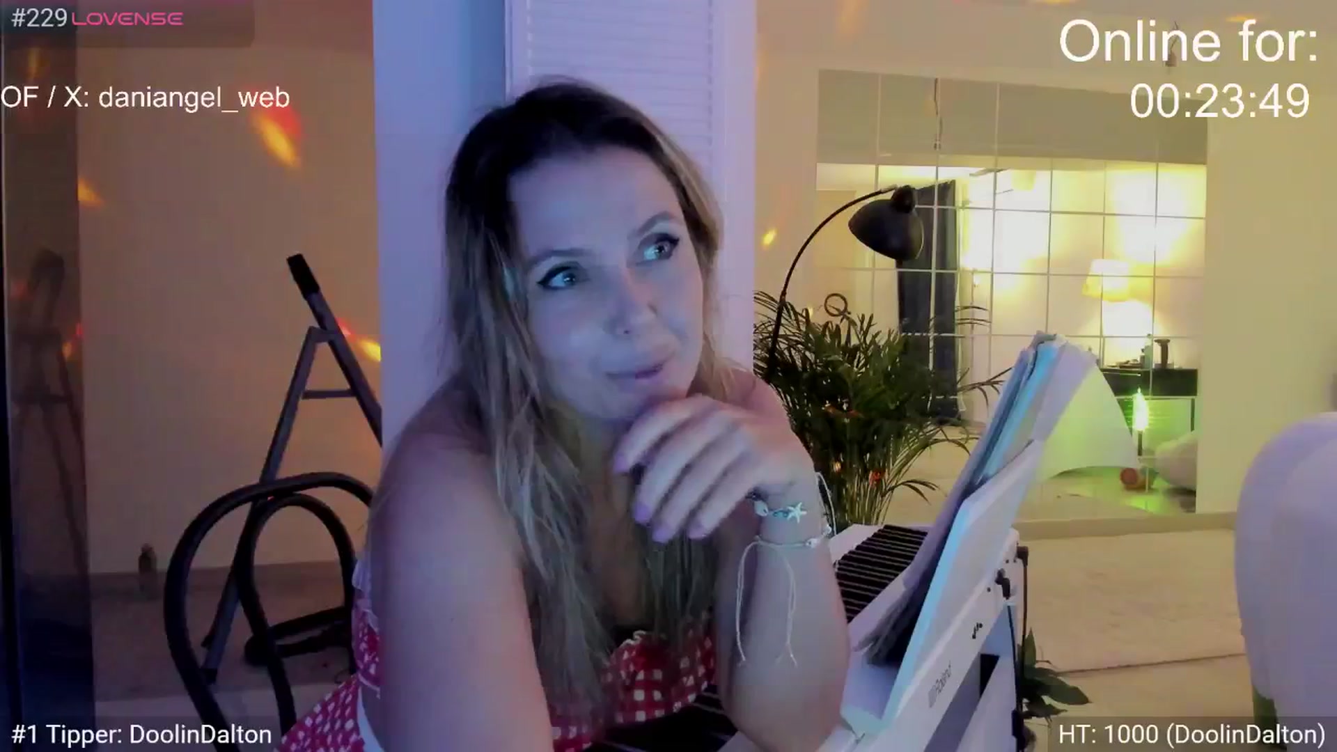 Gallery image thumbnail from Dani_Angel's myfreecams stream on, 07/25/2025, 21:28 image 6 of 20