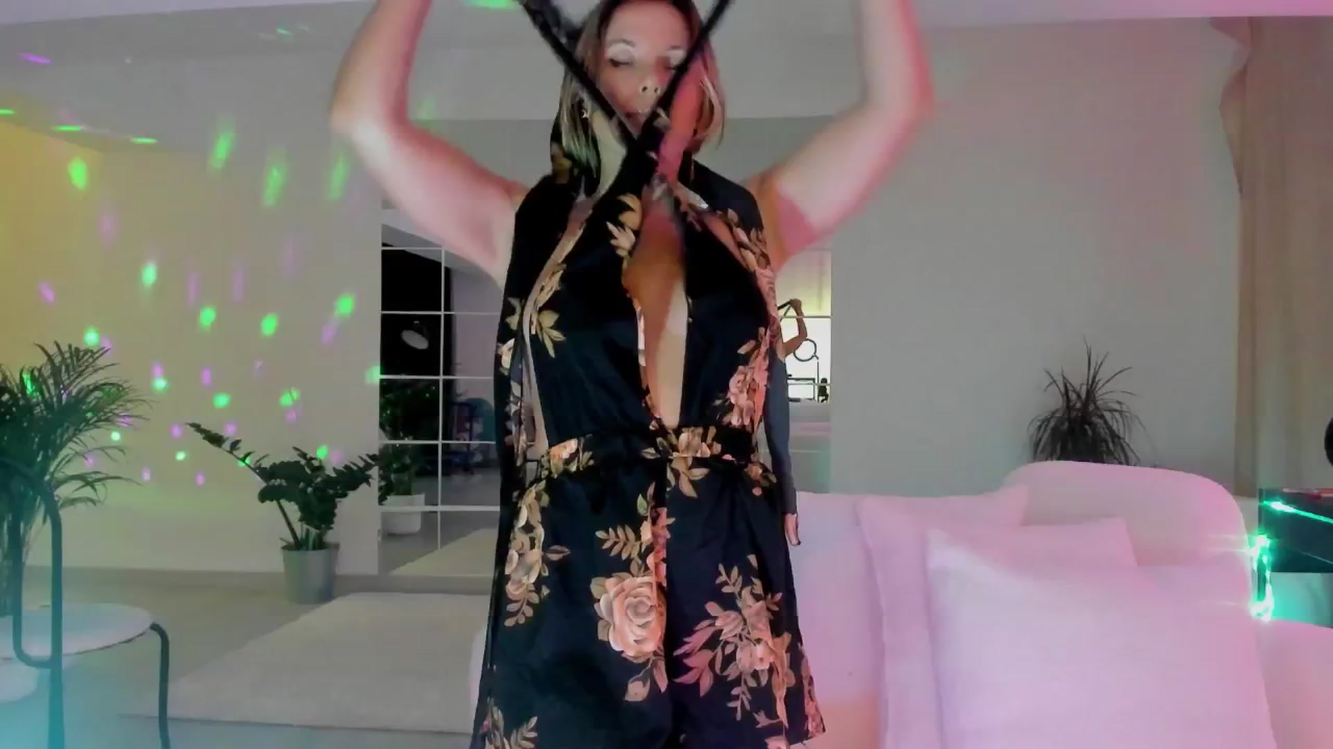 Gallery image thumbnail from Dani_Angel's myfreecams stream on, 07/30/2025, 22:05 image 1 of 20