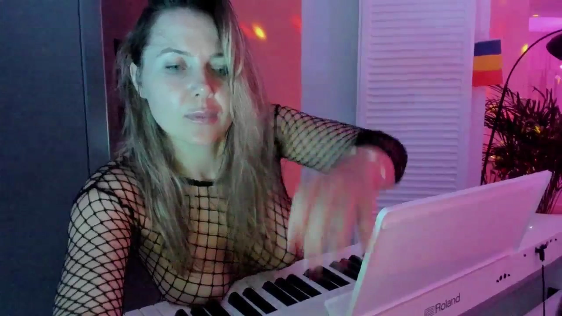 Gallery image thumbnail from Dani_Angel's myfreecams stream on, 08/01/2025, 22:13 image 18 of 20