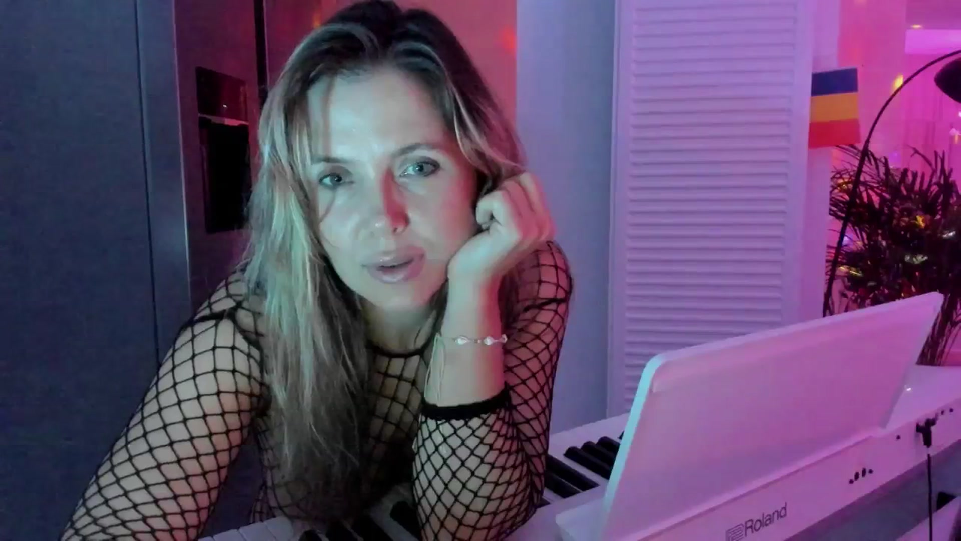 Gallery image thumbnail from Dani_Angel's myfreecams stream on, 08/01/2025, 22:13 image 20 of 20