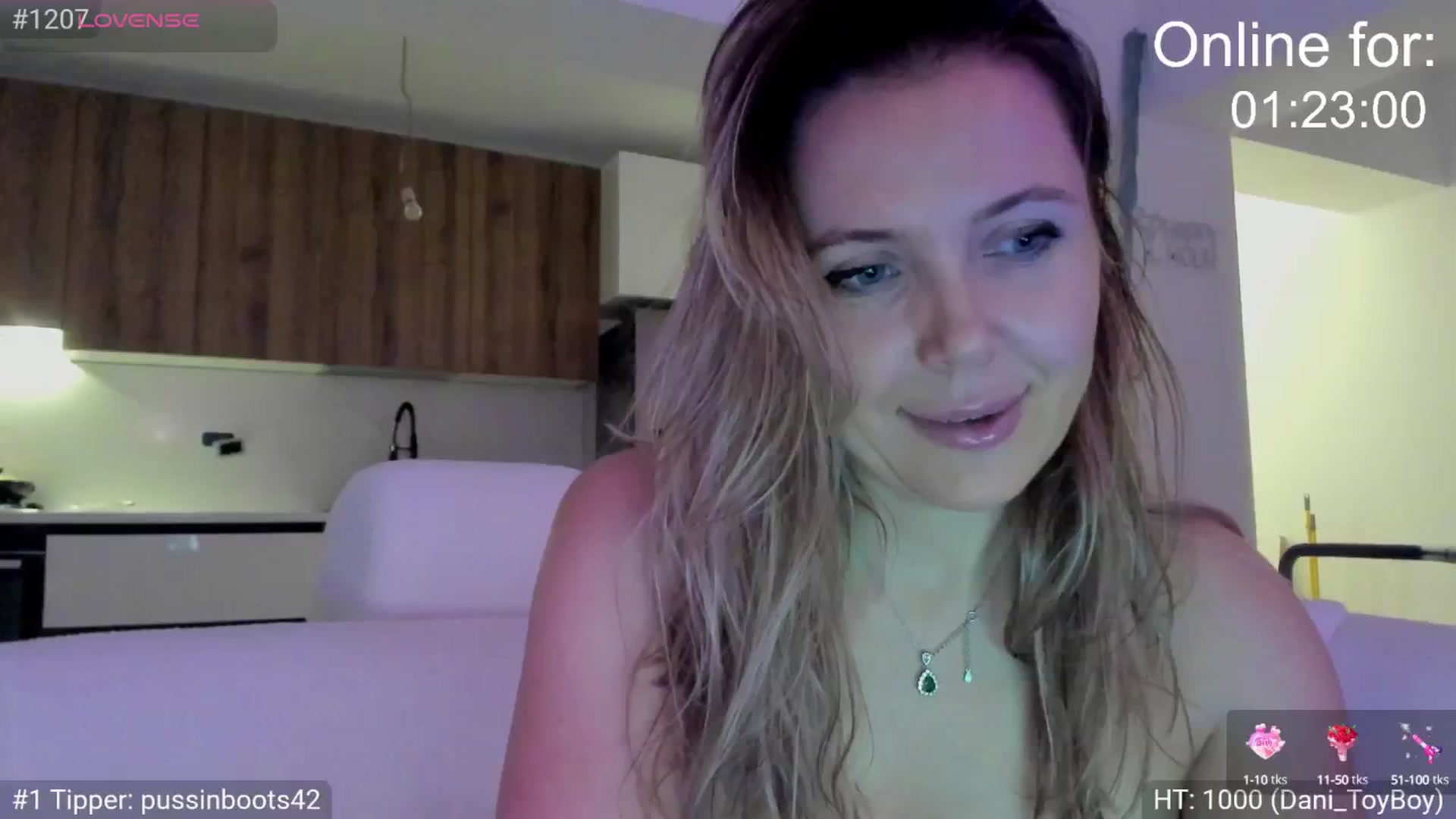 Gallery image thumbnail from Dani_Angel's myfreecams stream on, 10/08/2025, 19:39 image 19 of 20