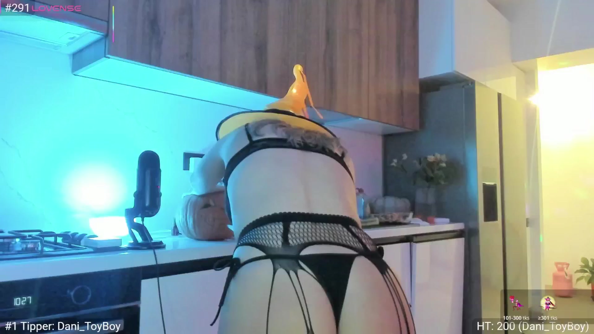 Gallery image thumbnail from Dani_Angel's myfreecams stream on, 10/31/2025, 23:19 image 6 of 20