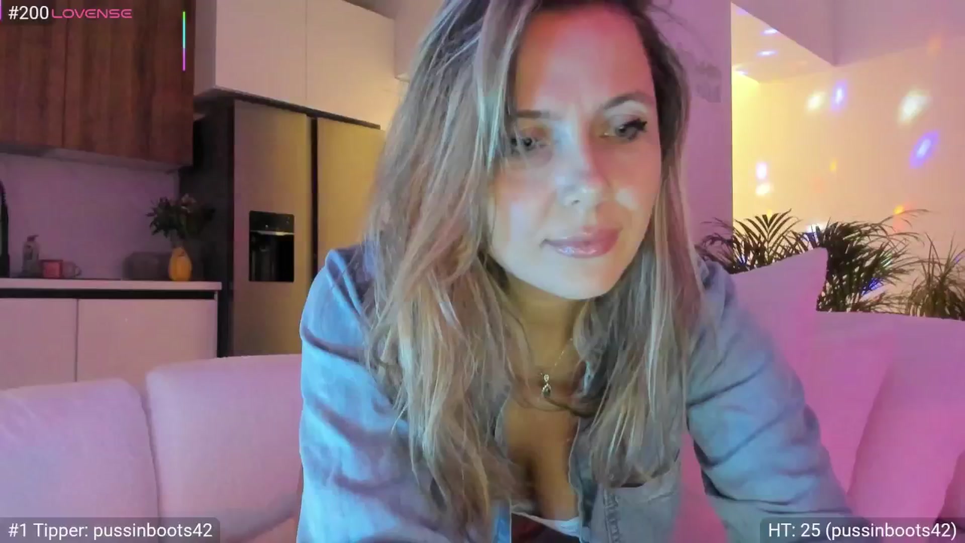 Gallery image thumbnail from Dani_Angel's myfreecams stream on, 11/04/2025, 21:02 image 4 of 20