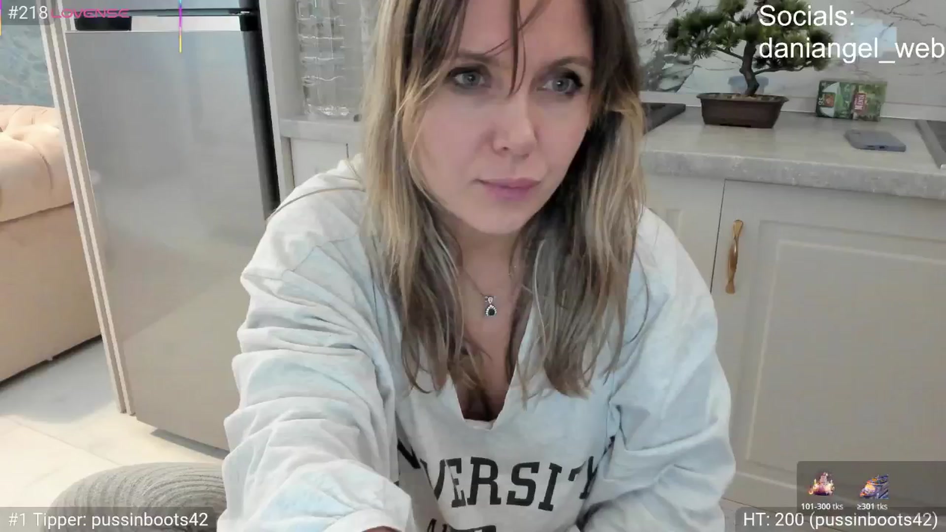 Gallery image thumbnail from Dani_Angel's myfreecams stream on, 11/07/2025, 22:06 image 8 of 20