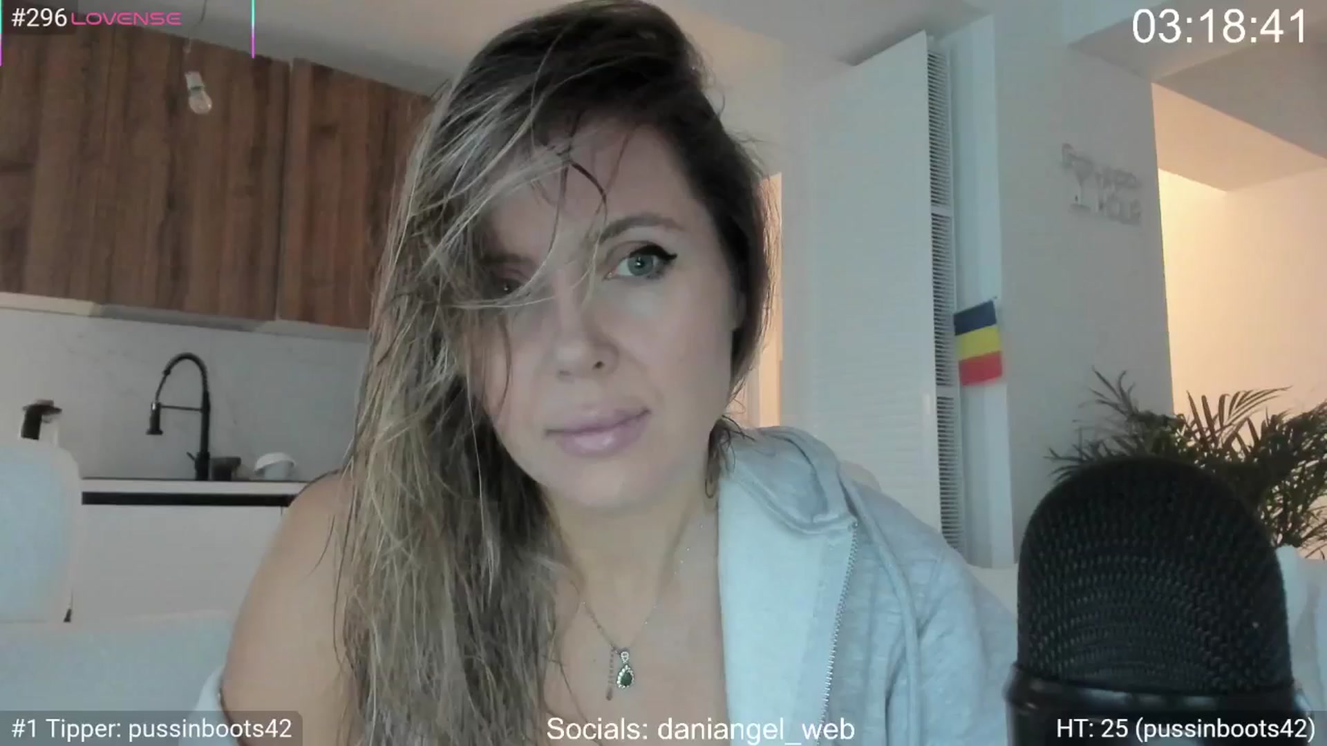 Gallery image thumbnail from Dani_Angel's myfreecams stream on, 11/14/2025, 06:37 image 1 of 20