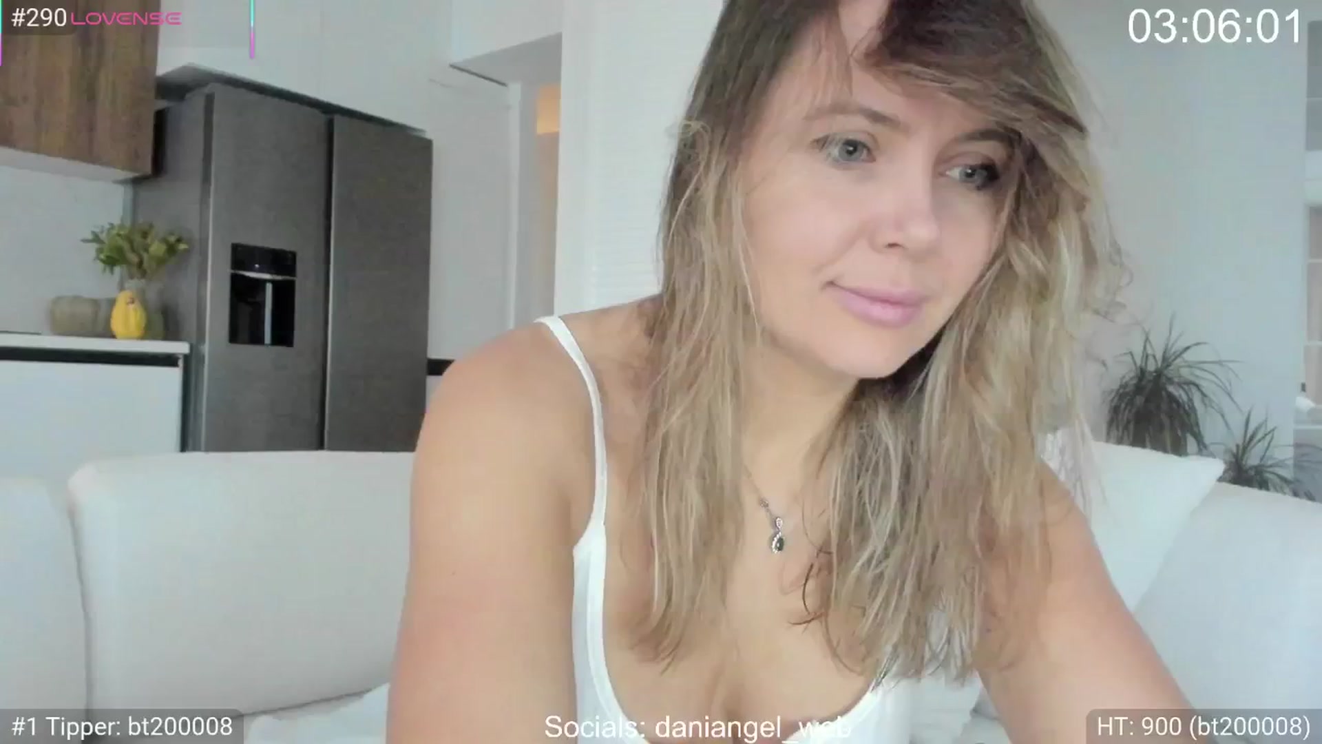 Gallery image thumbnail from Dani_Angel's myfreecams stream on, 11/14/2025, 06:37 image 20 of 20