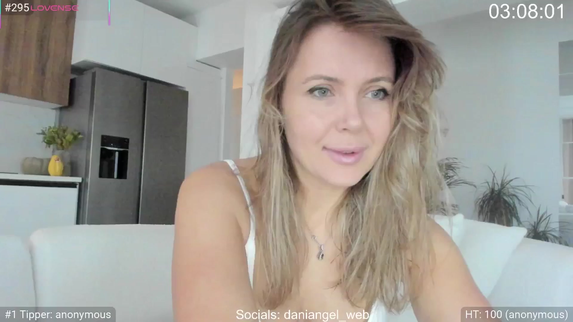 Gallery image thumbnail from Dani_Angel's myfreecams stream on, 11/14/2025, 06:37 image 17 of 20