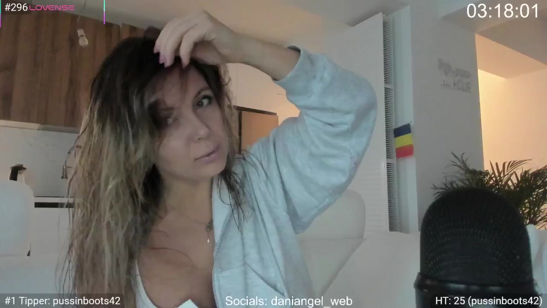 Gallery image thumbnail from Dani_Angel's myfreecams stream on, 11/14/2025, 06:37 image 2 of 20