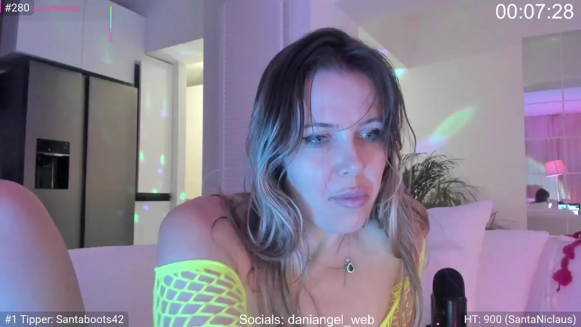 Gallery image thumbnail from Dani_Angel's myfreecams stream on, 12/04/2025, 23:28 image 16 of 20