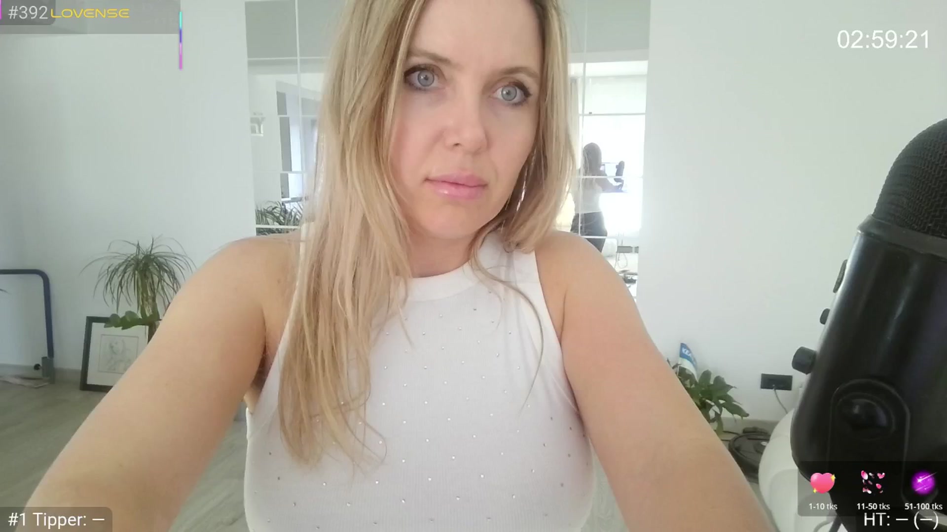 Gallery image thumbnail from Dani_Angel's myfreecams stream on, 04/22/2026, 15:47 image 1 of 20