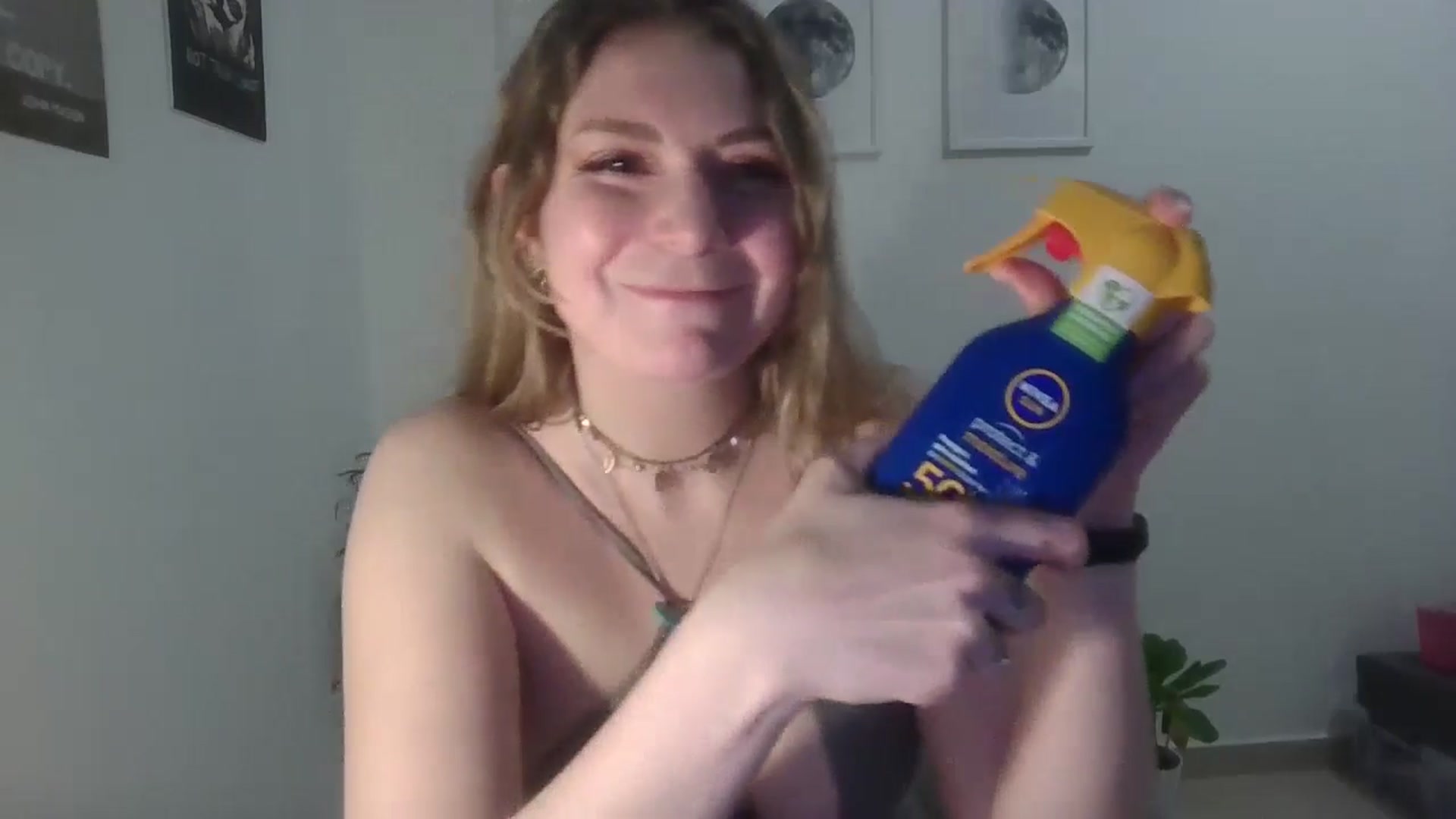 Gallery image thumbnail from Dani_Darling's myfreecams stream on, 03/01/2025, 24:08 image 16 of 20