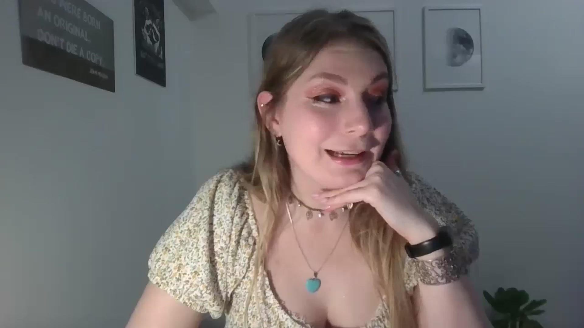 Gallery image thumbnail from Dani_Darling's myfreecams stream on, 03/01/2025, 20:57 image 16 of 20
