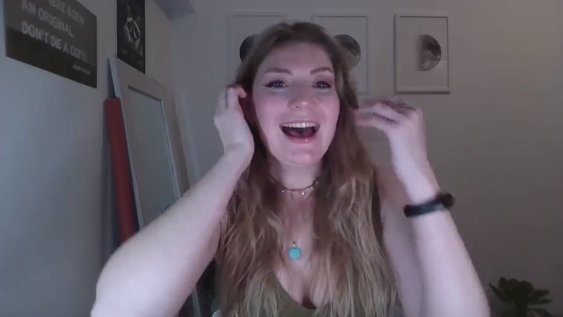 Gallery image thumbnail from Dani_Darling's myfreecams stream on, 03/08/2025, 21:30 image 4 of 20