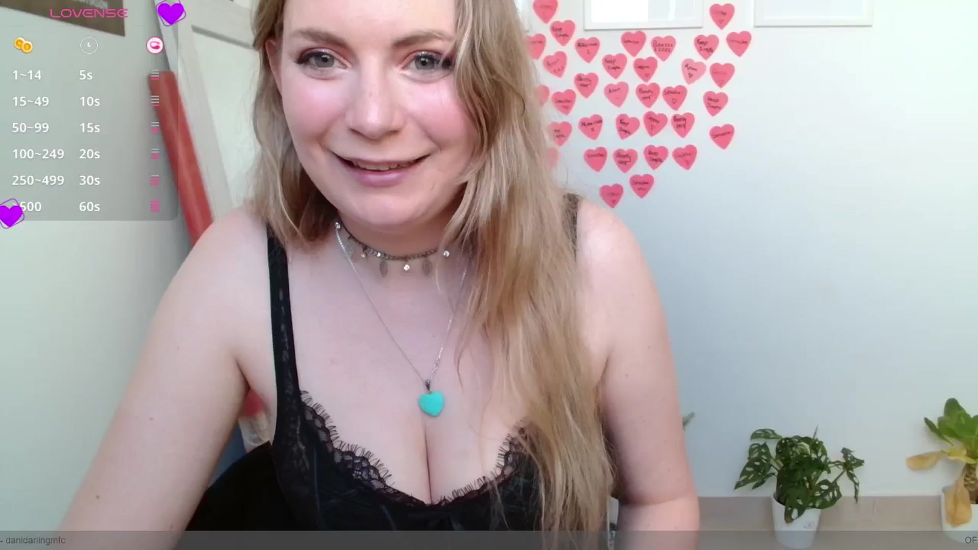 Gallery image thumbnail from Dani_Darling's myfreecams stream on, 03/16/2025, 12:32 image 20 of 20