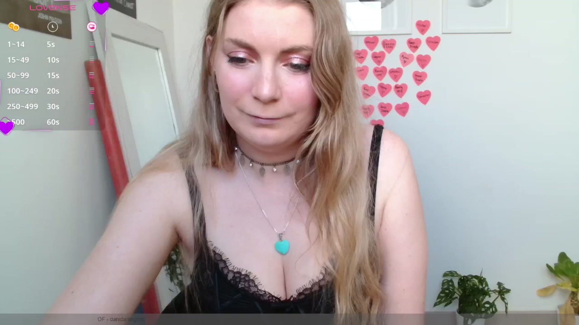 Gallery image thumbnail from Dani_Darling's myfreecams stream on, 03/16/2025, 15:20 image 6 of 20