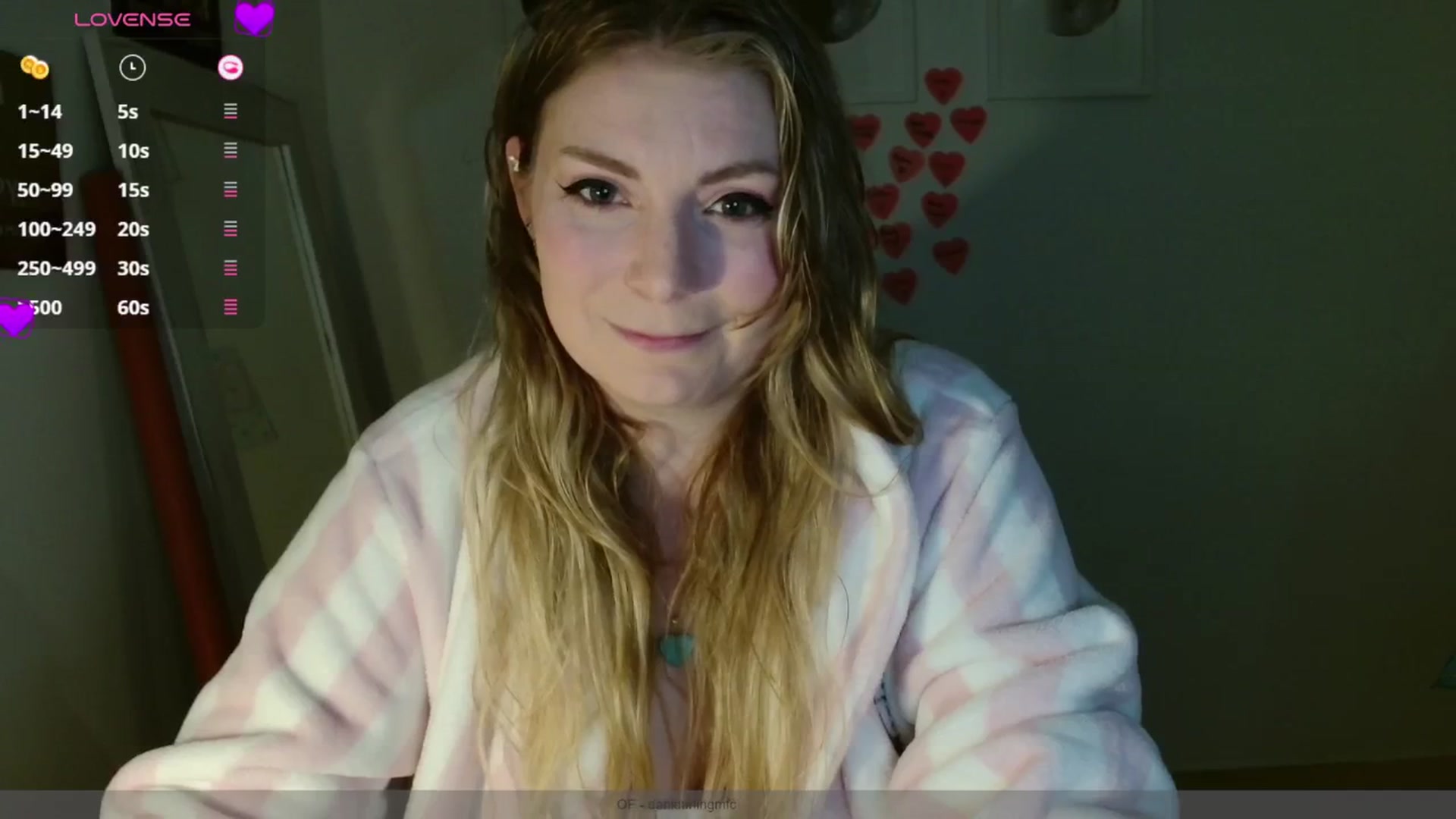 Gallery image thumbnail from Dani_Darling's myfreecams stream on, 03/19/2025, 21:21 image 2 of 20