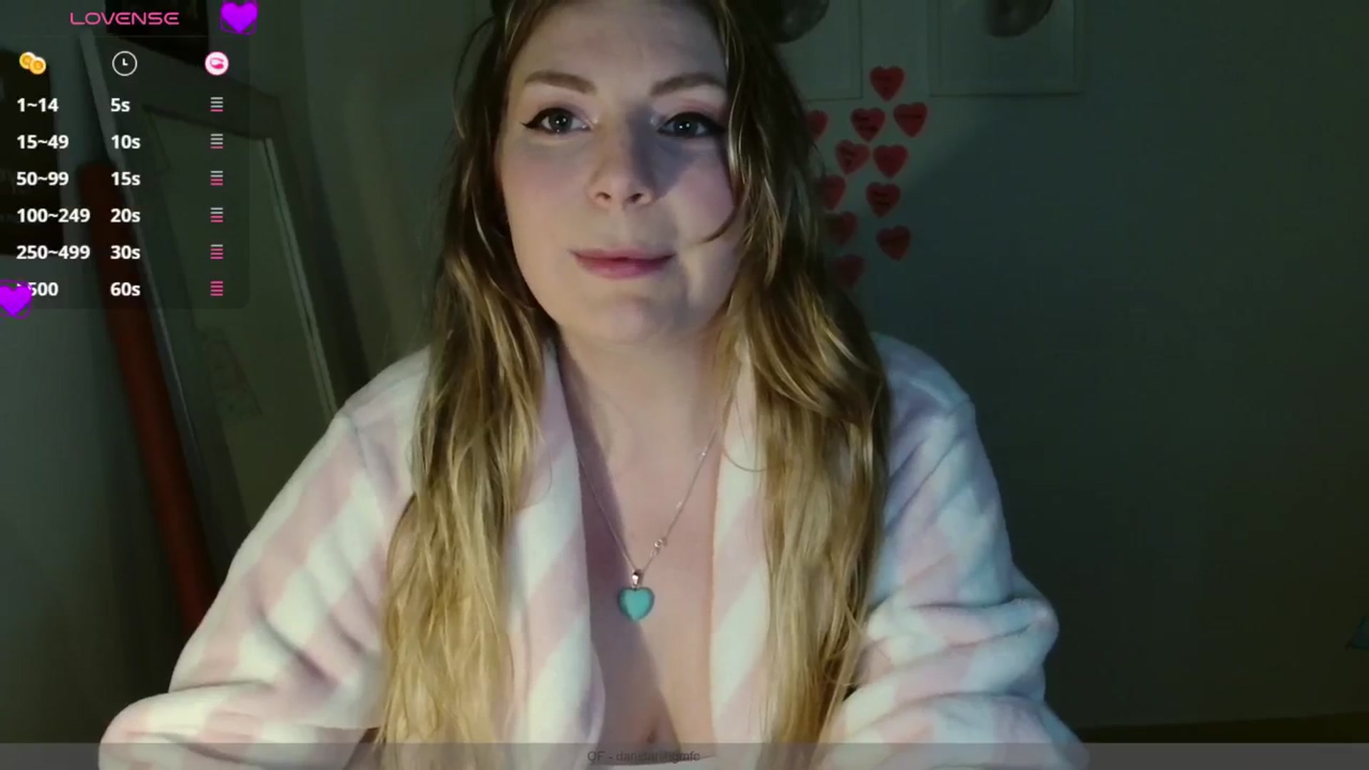 Gallery image thumbnail from Dani_Darling's myfreecams stream on, 03/19/2025, 21:21 image 6 of 20