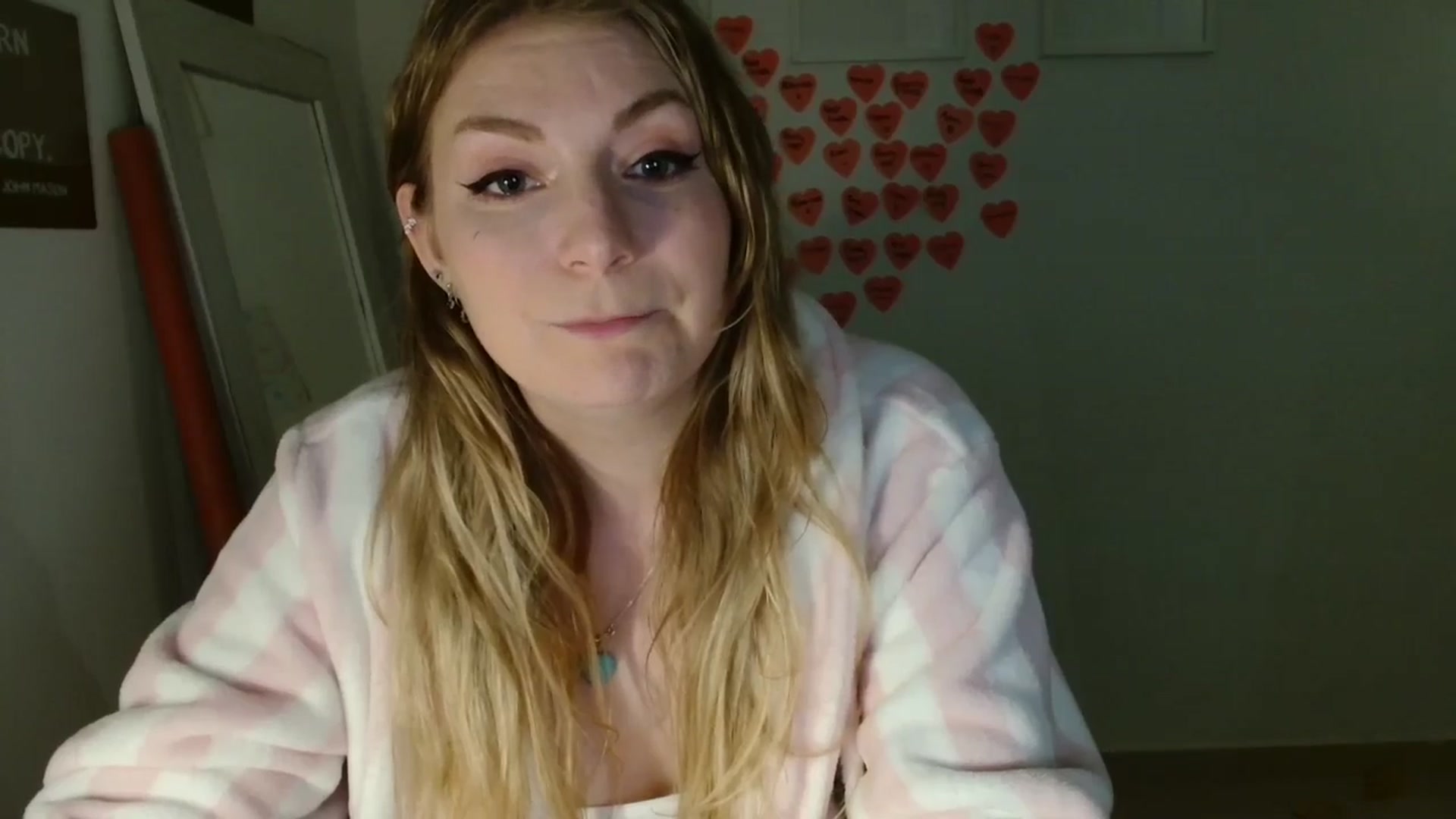 Gallery image thumbnail from Dani_Darling's myfreecams stream on, 03/19/2025, 23:18 image 5 of 20