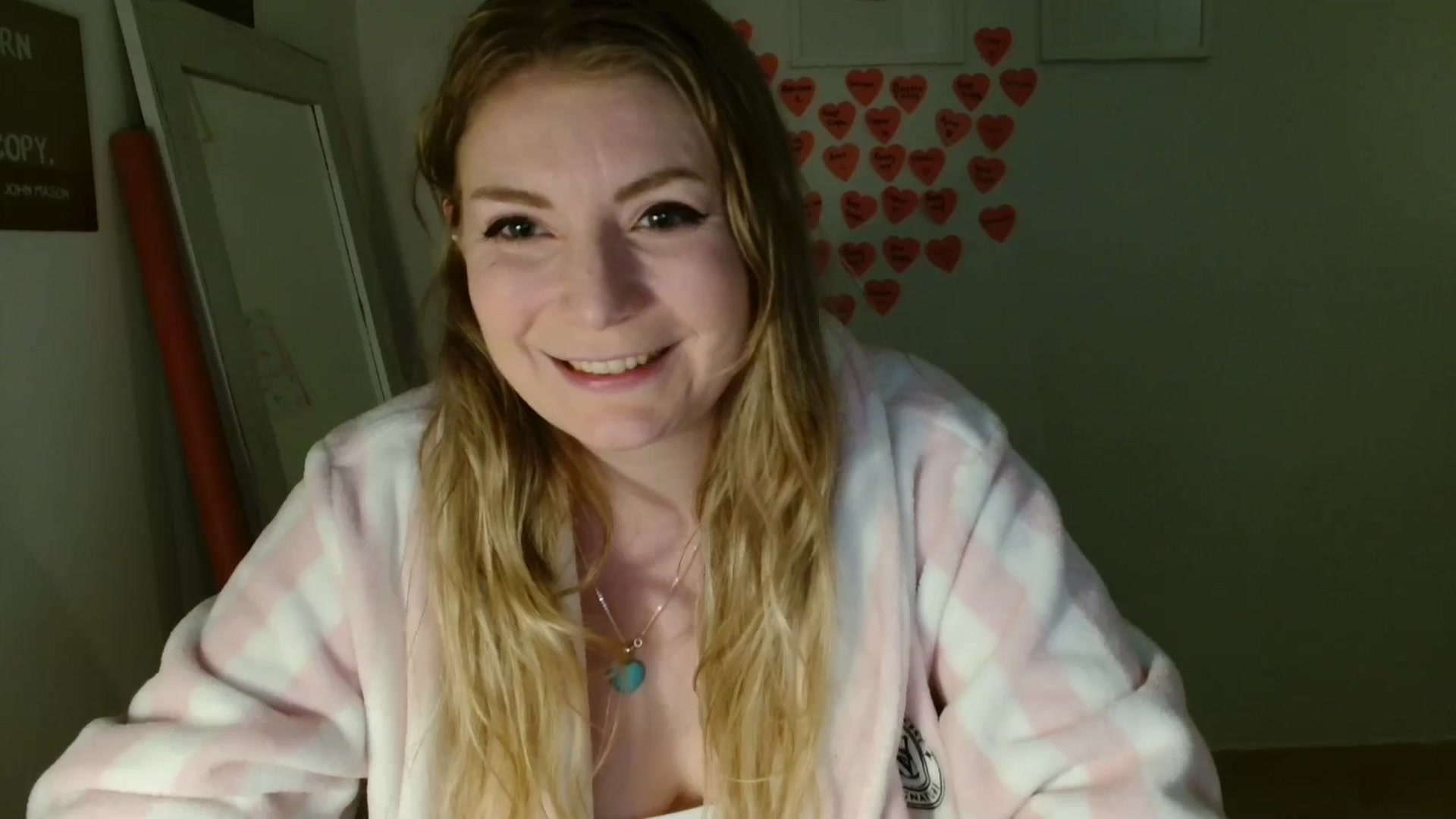 Gallery image thumbnail from Dani_Darling's myfreecams stream on, 03/19/2025, 23:18 image 17 of 20