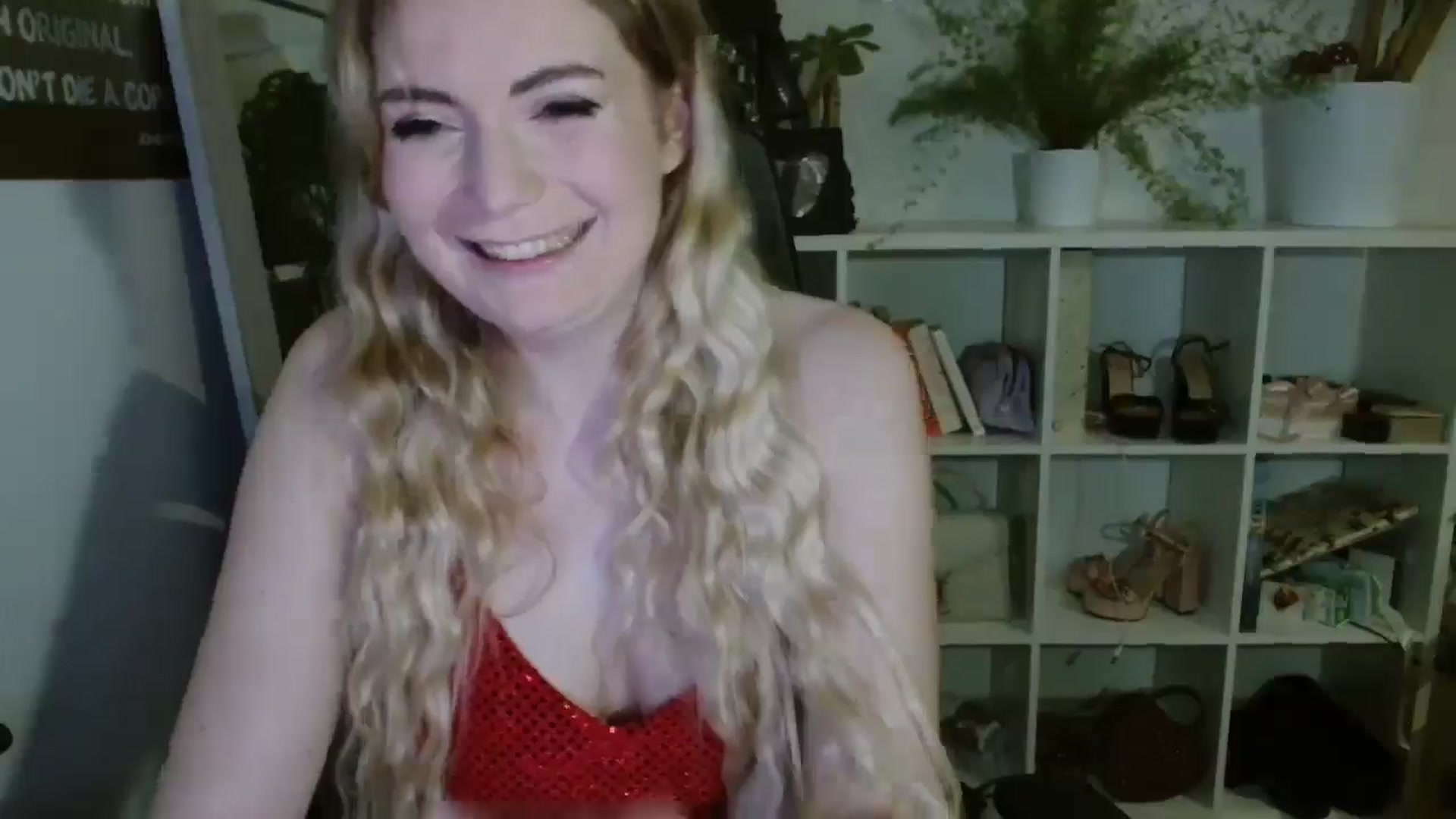 Gallery image thumbnail from Dani_Darling's myfreecams stream on, 12/31/2025, 22:22 image 19 of 20