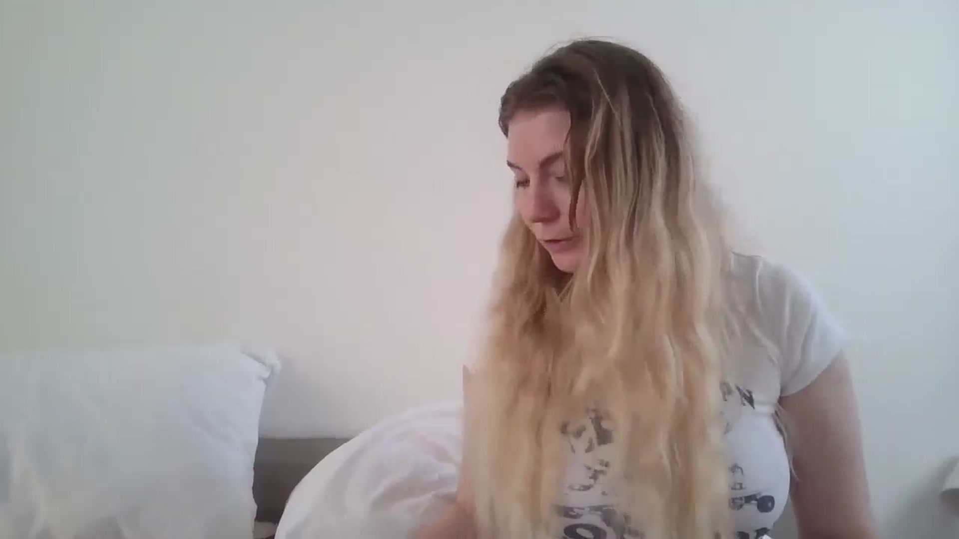 Gallery image thumbnail from Dani_Darling's myfreecams stream on, 04/11/2026, 11:03 image 19 of 20