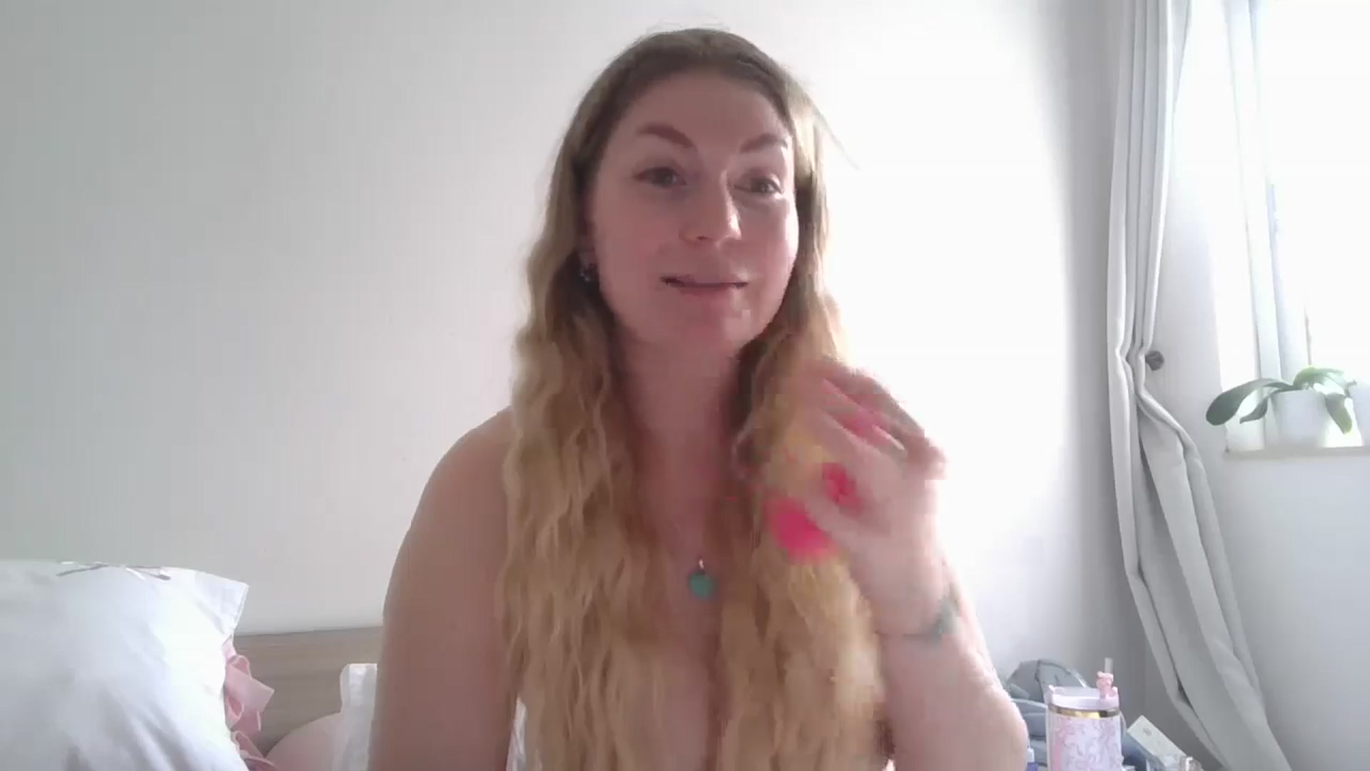 Gallery image thumbnail from Dani_Darling's myfreecams stream on, 04/20/2026, 08:30 image 19 of 20