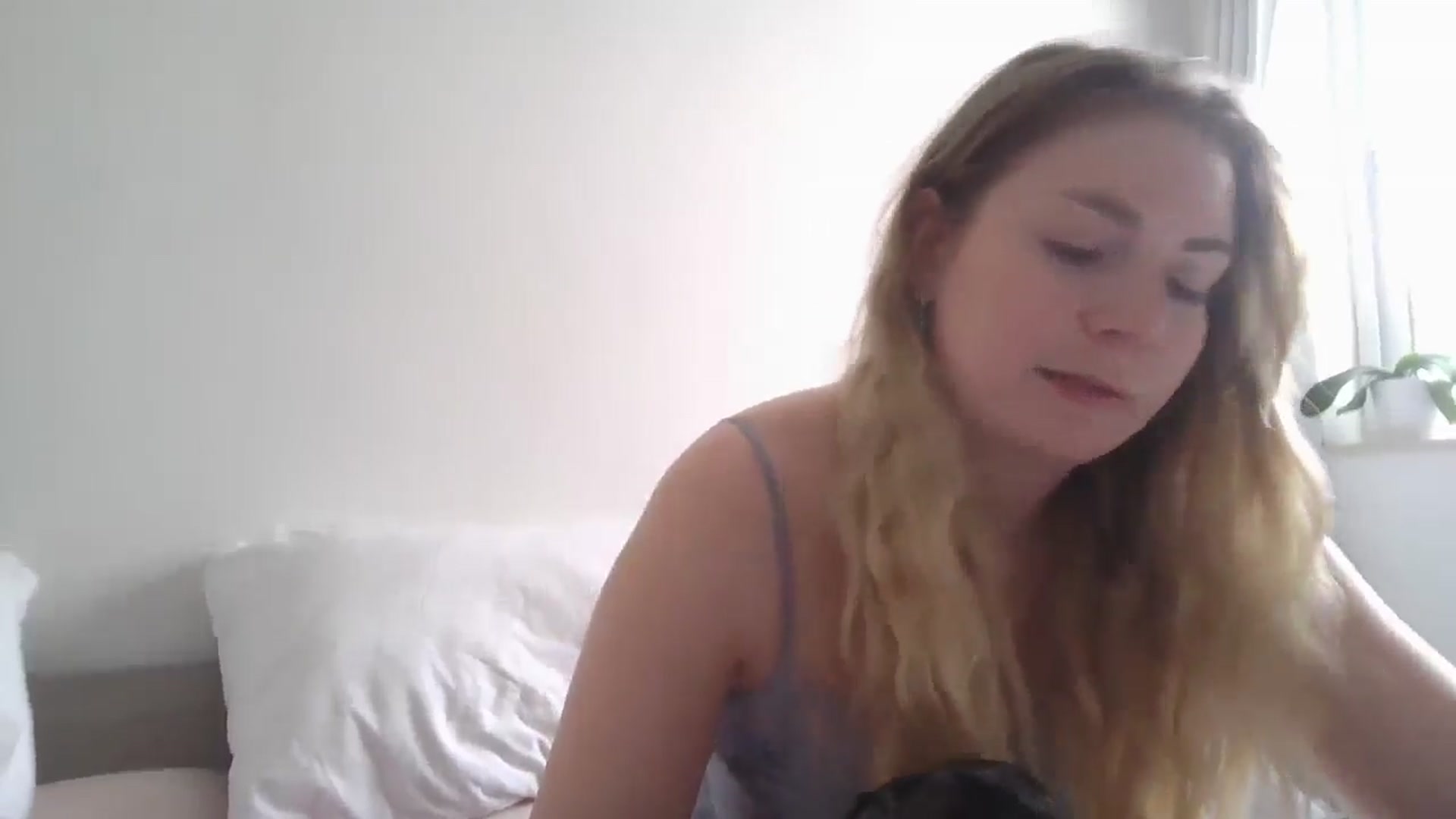 Gallery image thumbnail from Dani_Darling's myfreecams stream on, 04/20/2026, 08:30 image 2 of 20
