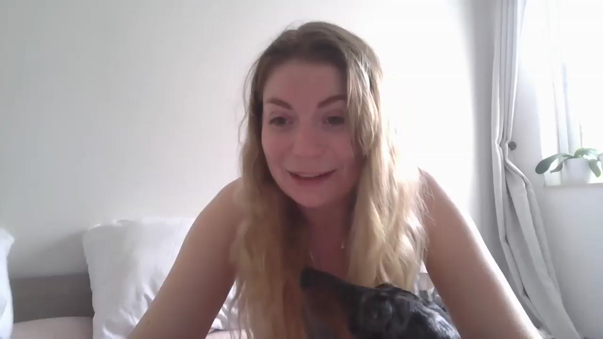 Gallery image thumbnail from Dani_Darling's myfreecams stream on, 04/20/2026, 08:30 image 5 of 20