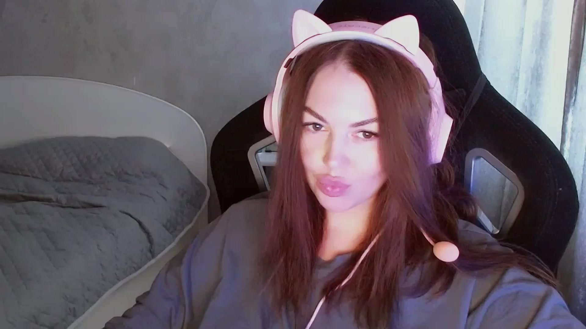 Gallery image thumbnail from DanieHoney's myfreecams stream on, 05/17/2024, 09:48 image 18 of 20