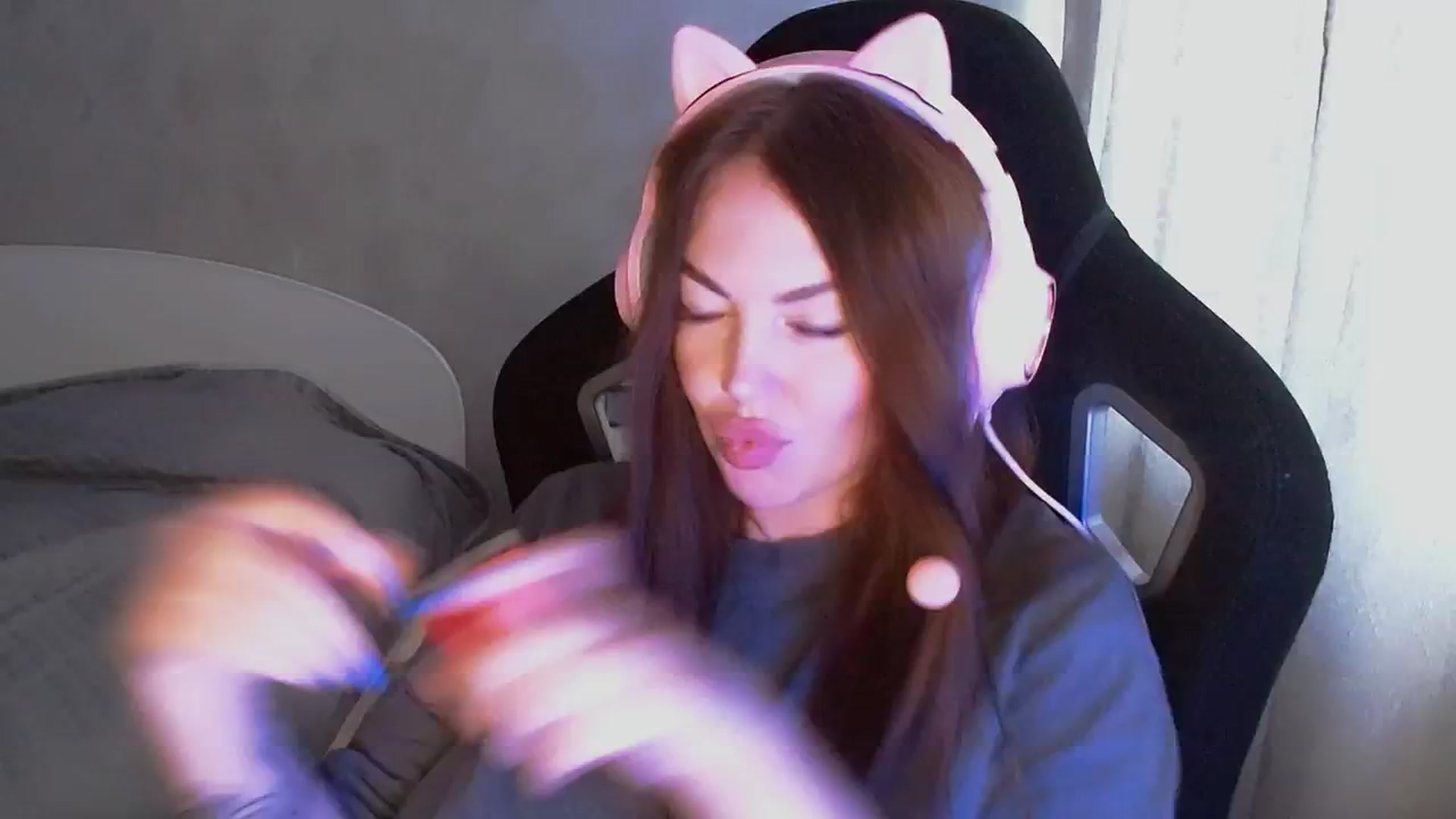 Gallery image thumbnail from DanieHoney's myfreecams stream on, 05/18/2024, 10:10 image 7 of 20